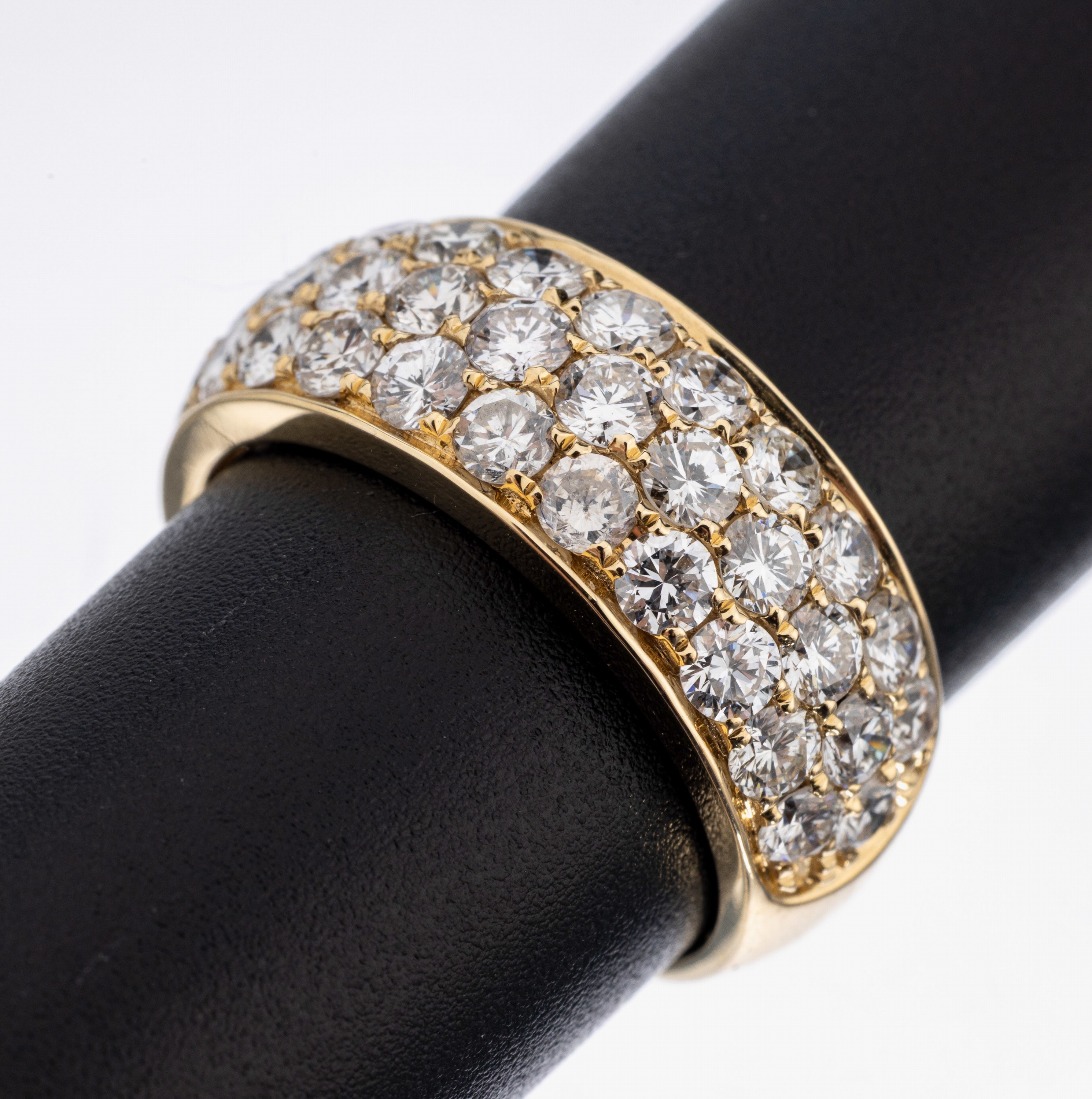 14 kt Gold Brillant-Ring, GG 585/000, 40 Brillanten zus. ca. 2.69 ct (grav.) Weiß/si, RW 54, ca. 6.0 g