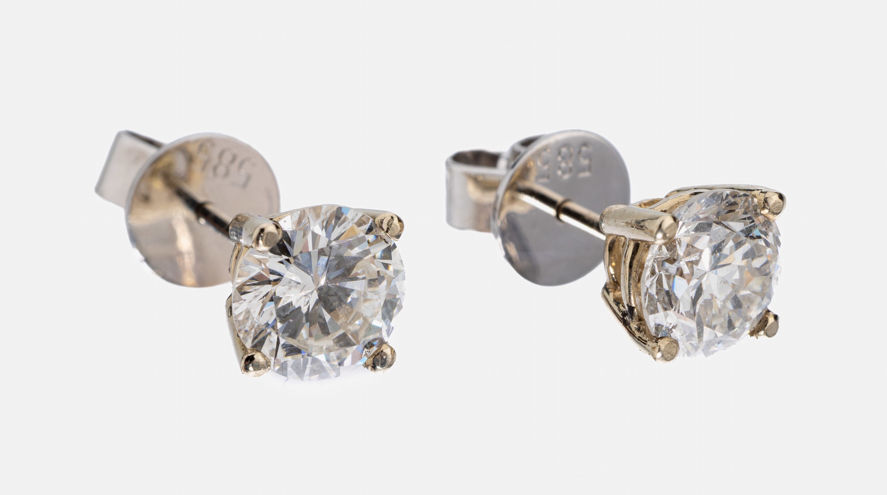 Paar 14 kt Gold Brillant-Ohrstecker, WG 585/000, 2 Brillanten zus. ca. 2.40 ct Weiß- l.get.Weiß/p