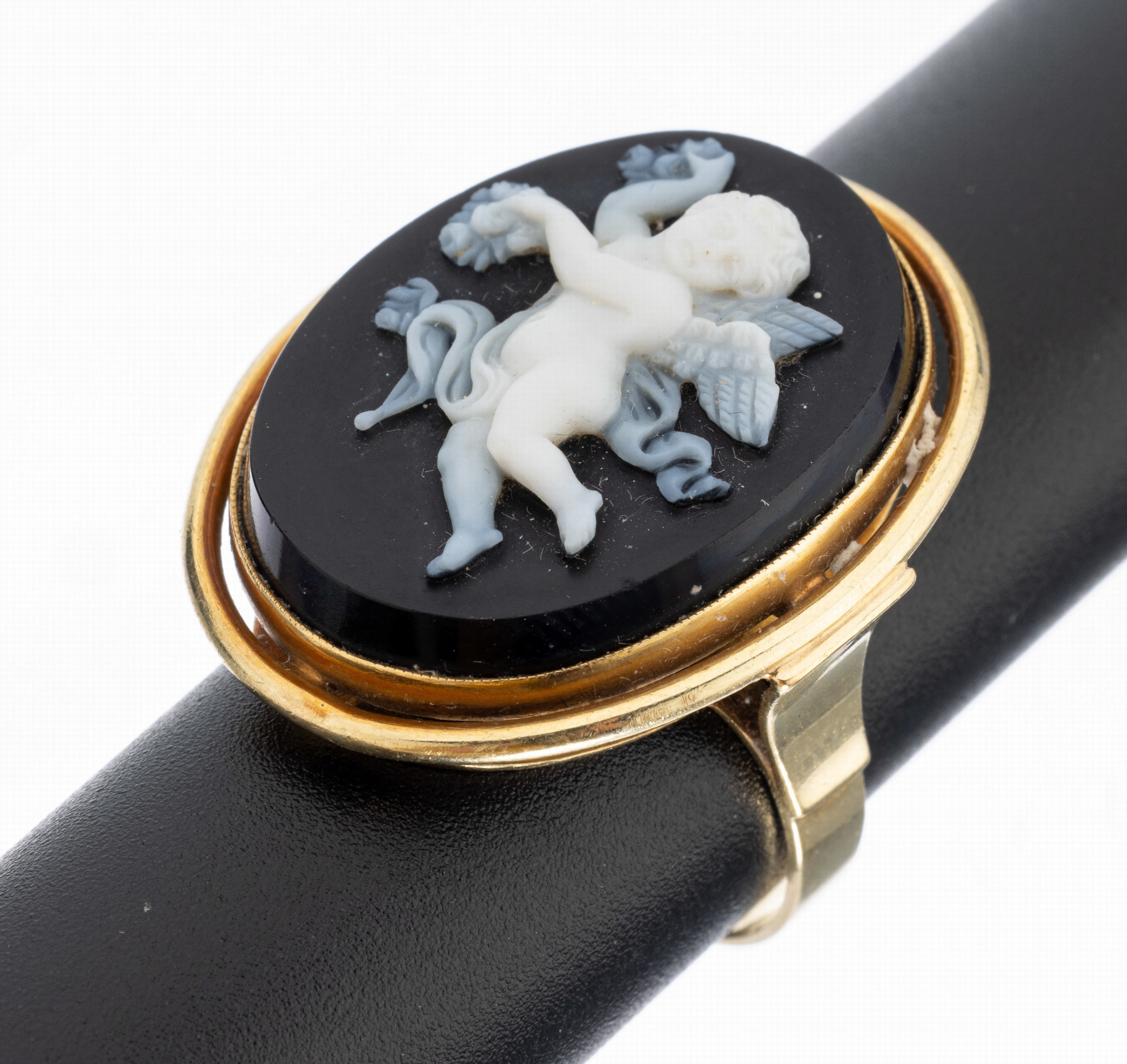 14 kt Gold Kamee-Ring, GG 585/000, Lagenstein Kamee mit Putto Motiv, ca. 8.8 g, RW 57