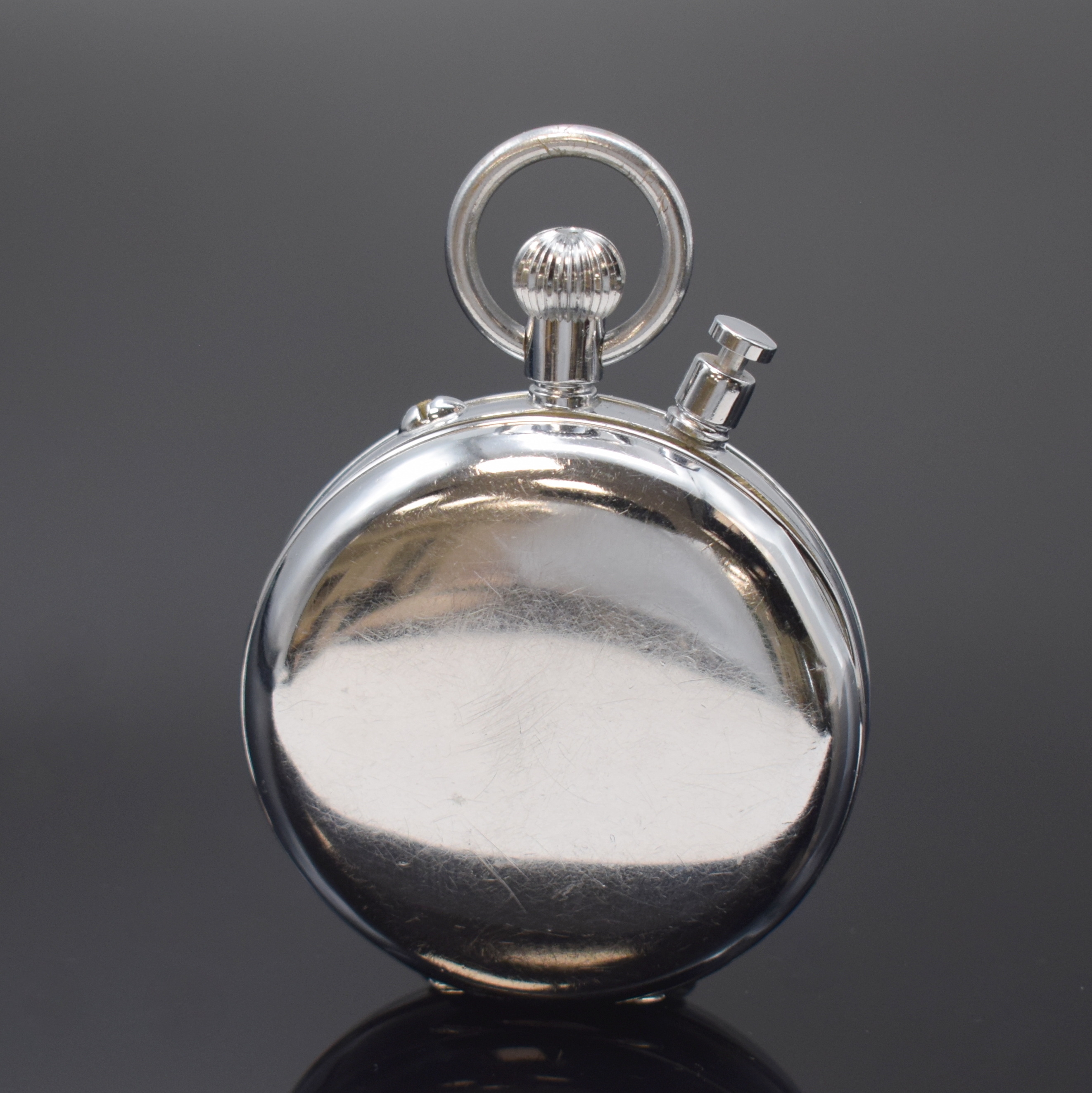 Detail a: OMEGA große, offene Beobachtungsuhr mit Chronograph Rattrapante, Schweiz um 1946, verchr. Nickelgeh., Emailzifferbl. m. fetten arab. Zahlen, ...