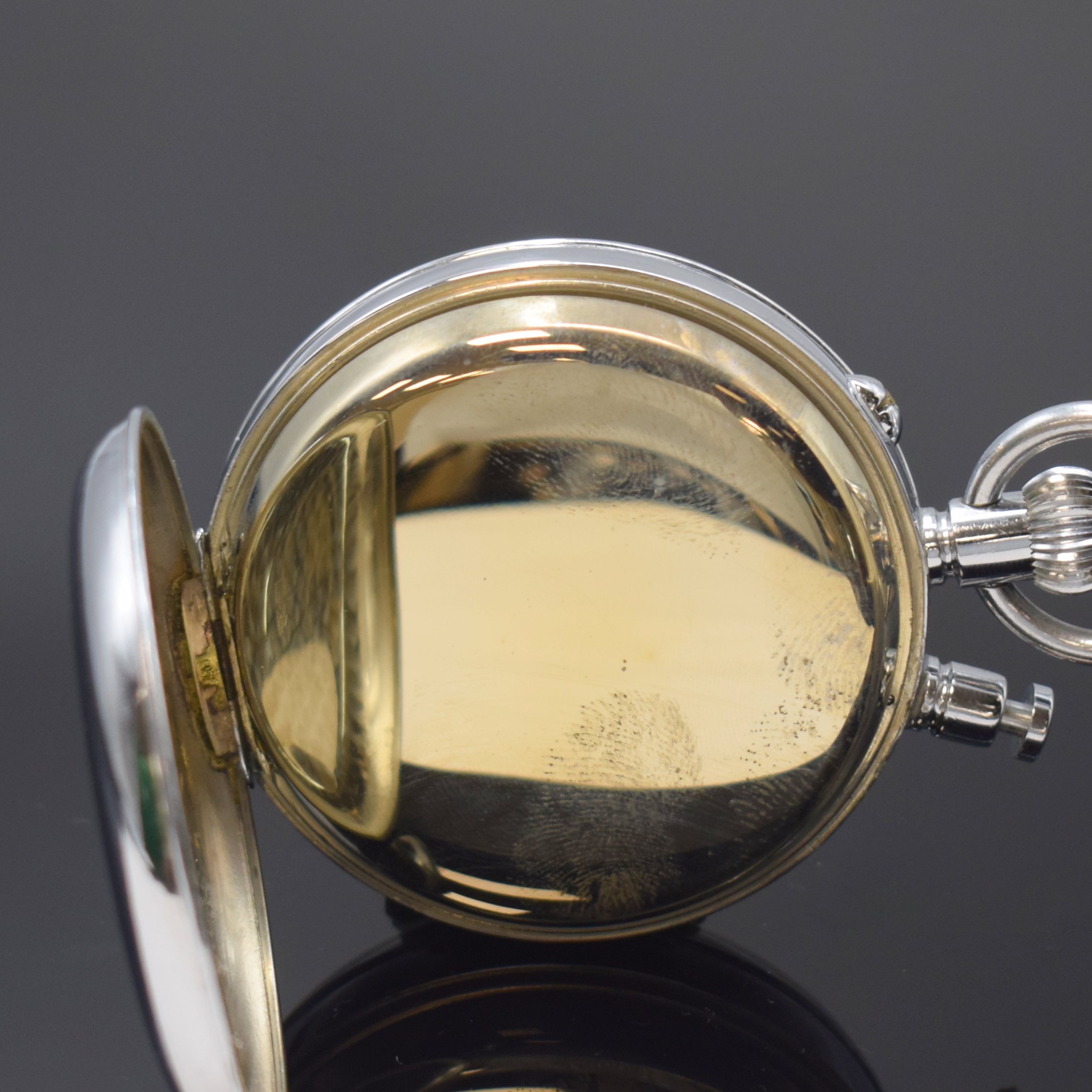 Detail c: OMEGA große, offene Beobachtungsuhr mit Chronograph Rattrapante, Schweiz um 1946, verchr. Nickelgeh., Emailzifferbl. m. fetten arab. Zahlen, ...