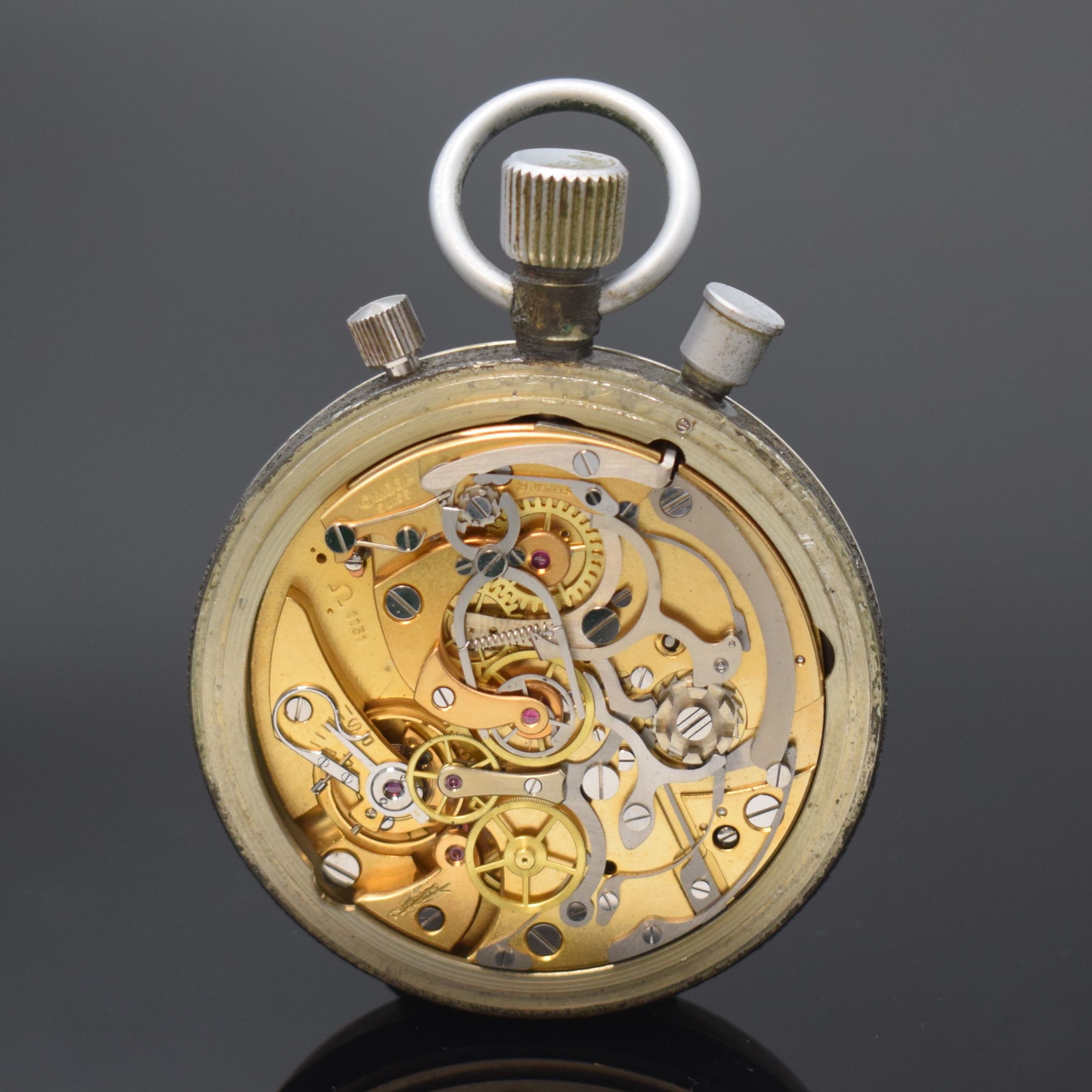 Detail c: OMEGA großer Chronograph-Rattrapante, Schweiz um 1965, Nickelgeh., Boden u. Glasrand aufgedr., schwarz. Zifferbl., weiße 1/10-Sek.-Skala, orig. ...