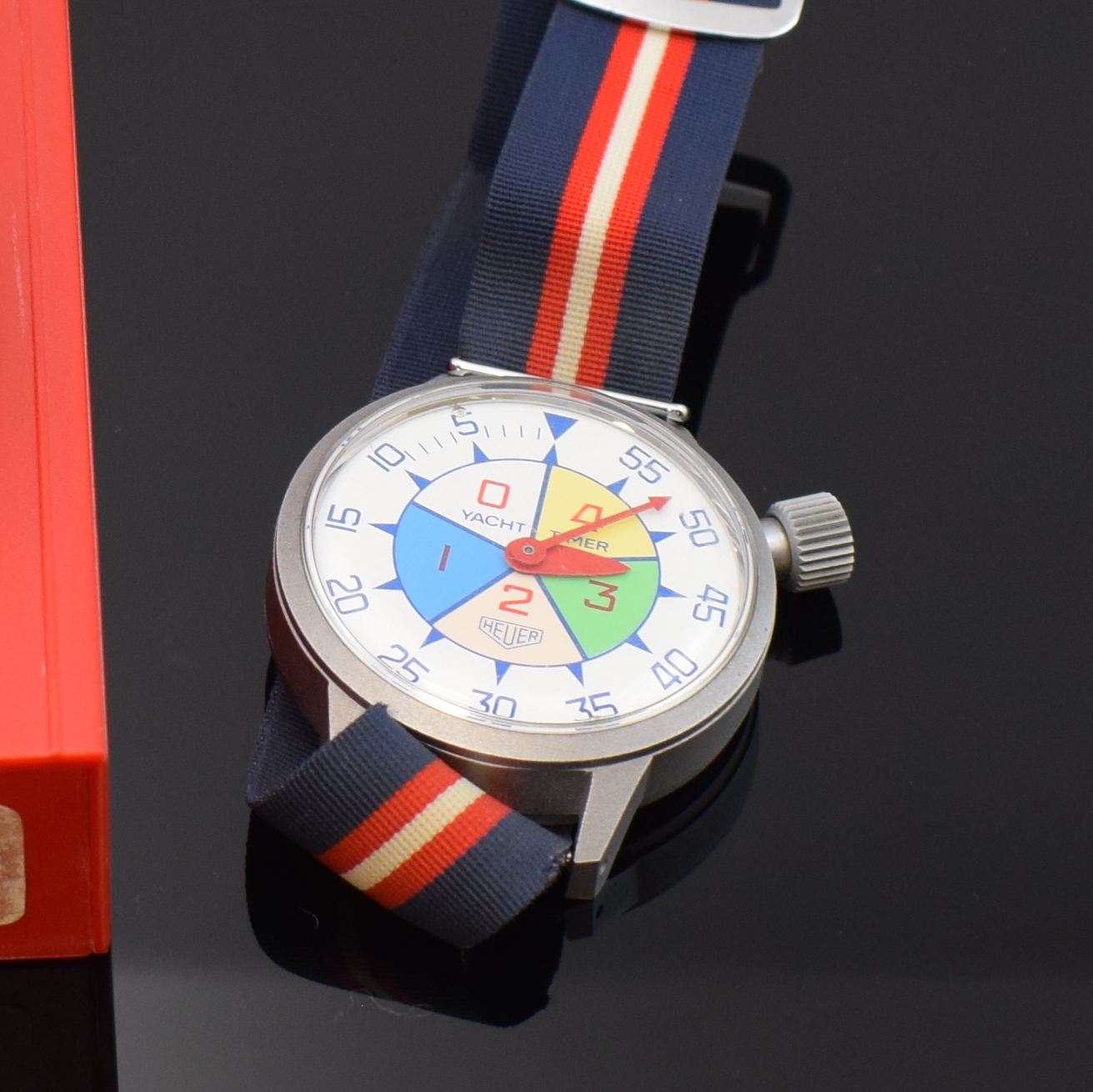 Detail a: 2 HEUER Yacht Timer, Schweiz 1960/70er Jahre, 1 x als Armbanduhr tragbar, mattiertes Metallgeh., verschr. Boden m. orig. Sticker, mehrfarbiges ...