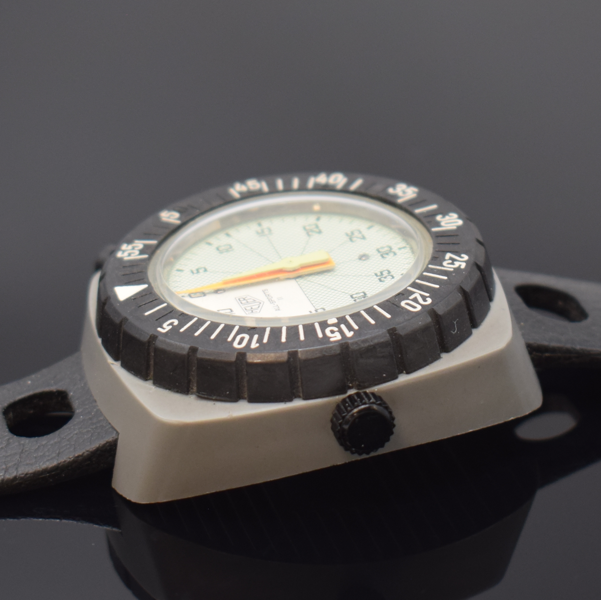 Detail c: HEUER All-Sports II Armband-Stoppuhr Referenz 775.907M, Handaufzug, Schweiz um 1976, Polymer-Geh., 60 Sek. und 60 Min. Stoppzähler, 2-farb. ...