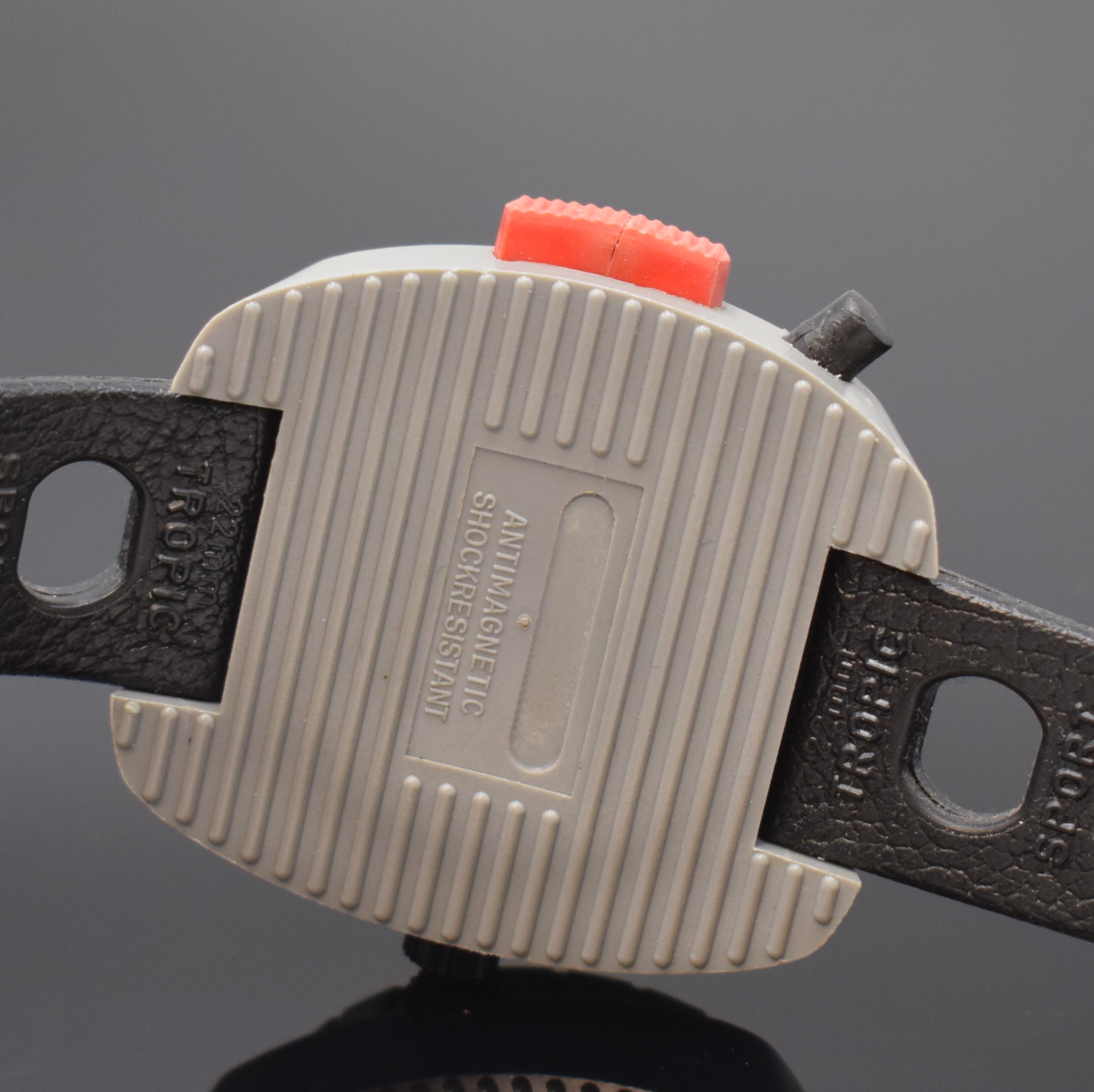 Detail d: HEUER All-Sports II Armband-Stoppuhr Referenz 775.907M, Handaufzug, Schweiz um 1976, Polymer-Geh., 60 Sek. und 60 Min. Stoppzähler, 2-farb. ...