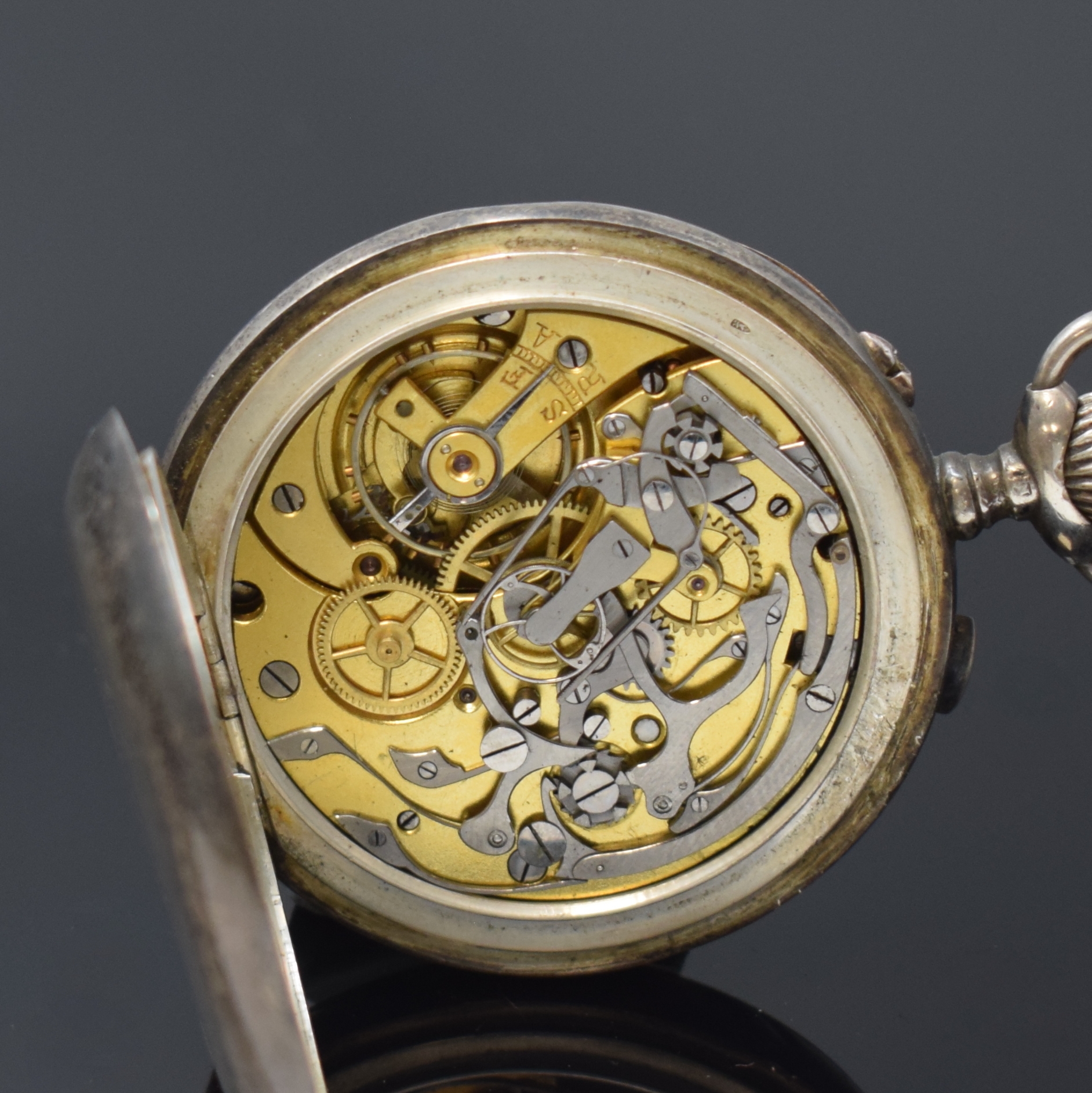 Detail e: J. & B. ROSSEELS offene Silbertaschenuhr mit Chronograph Rattrapante, Schweiz um 1920, 900er Silbergeh. altersbed. pat., Cuv. m. Händlergravur, ...
