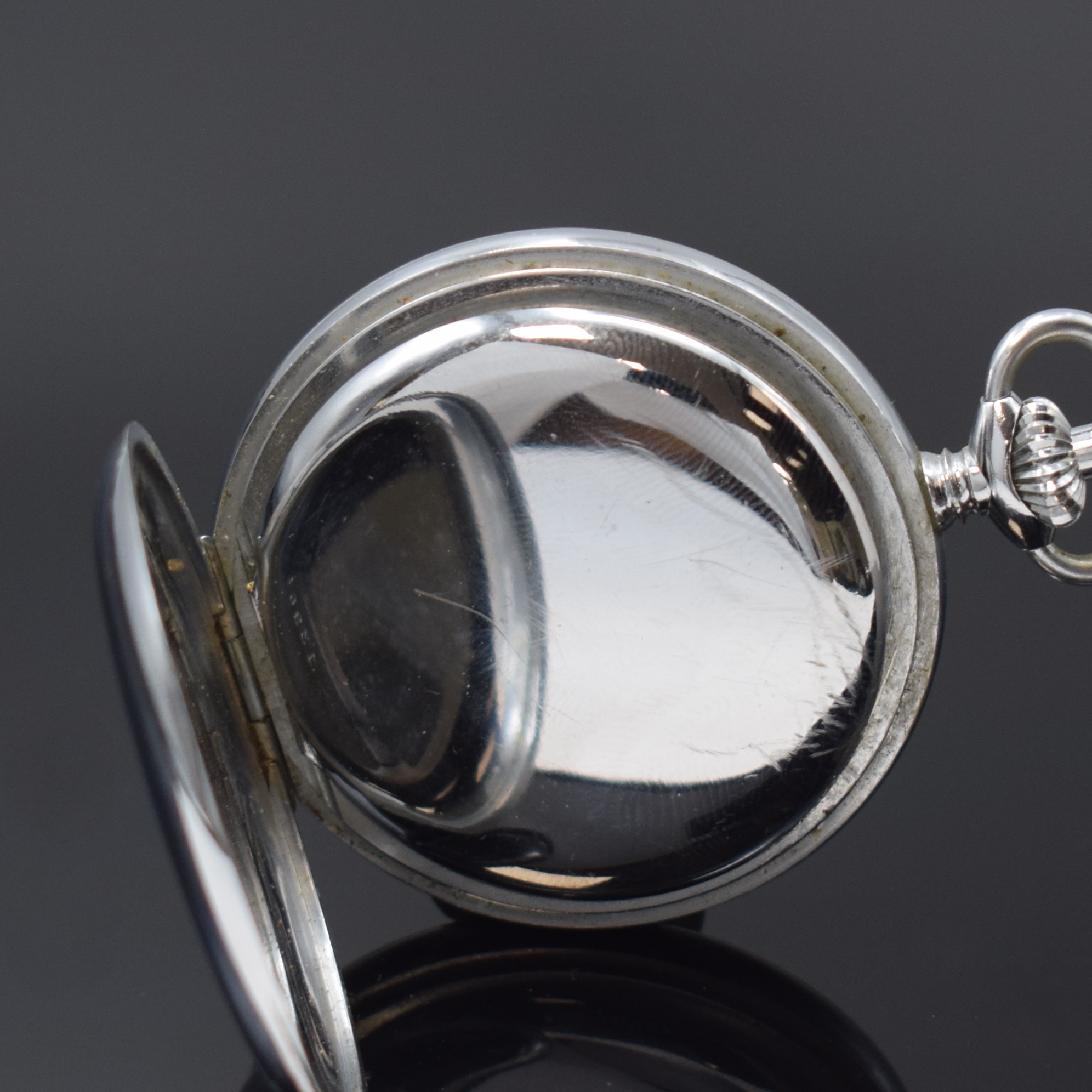 Detail c: HUGEX offene Herrentaschenuhr mit Schaltradchronograph, Schweiz um 1925, verchr. Geh., Emailzifferbl. mit arab. Zahlen und mehrfarbiger Skalierung ...