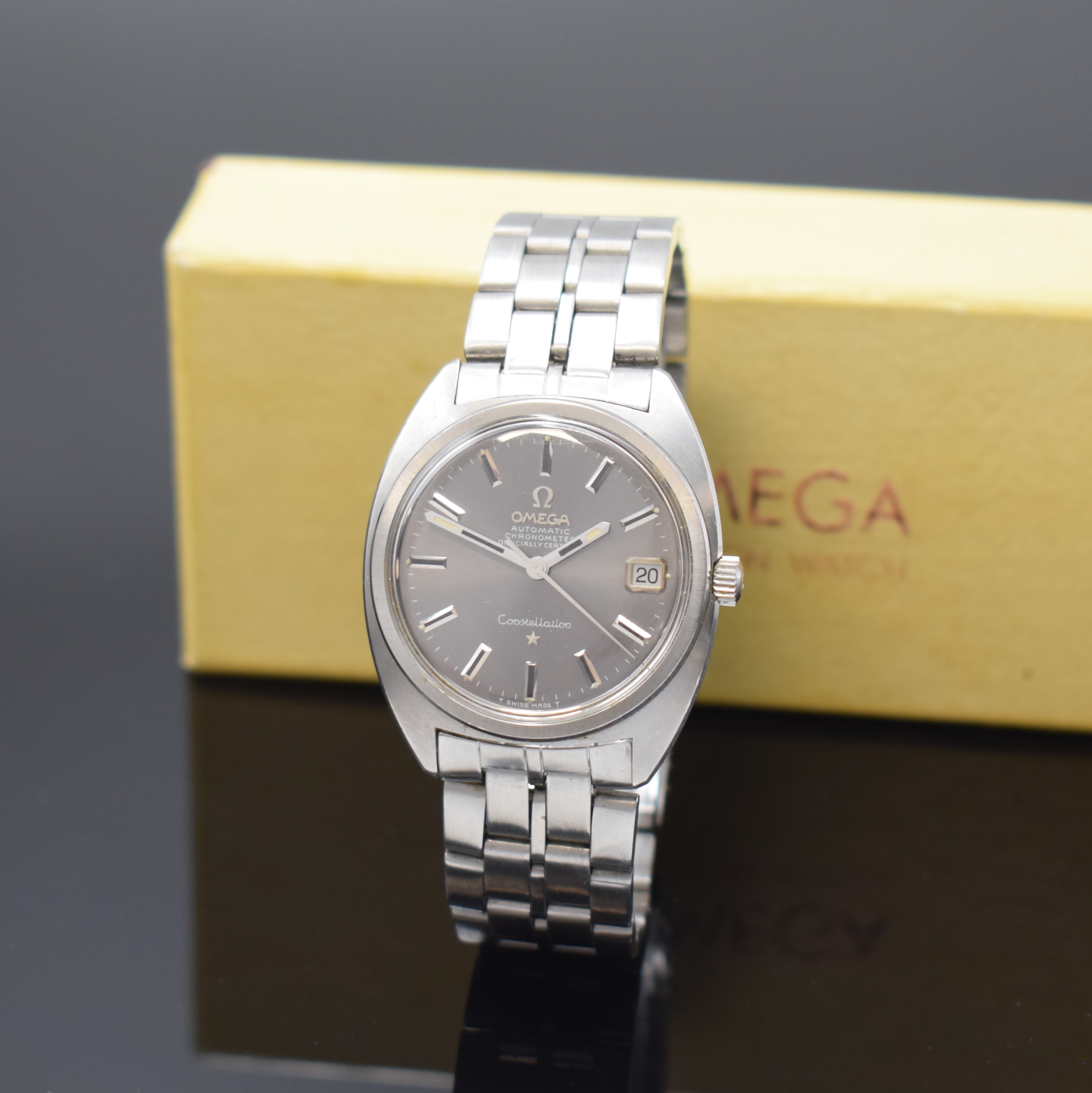 OMEGA Constellation Chronometer Armbanduhr in Stahl Referenz 168.017, Schweiz um 1969, Automatik, Boden m. Sternwarte verschr., orig. Gliederband m. ...