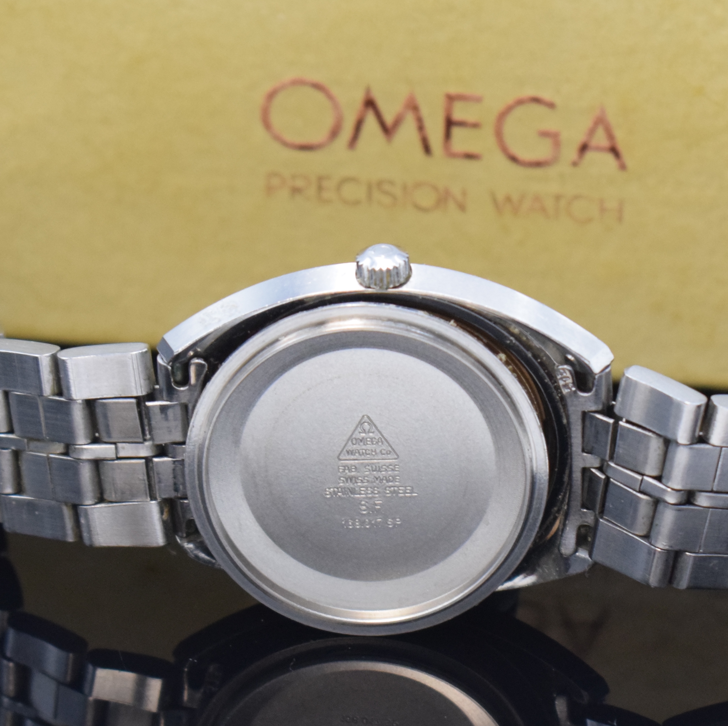 Detail g: OMEGA Constellation Chronometer Armbanduhr in Stahl Referenz 168.017, Schweiz um 1969, Automatik, Boden m. Sternwarte verschr., orig. Gliederband m. ...