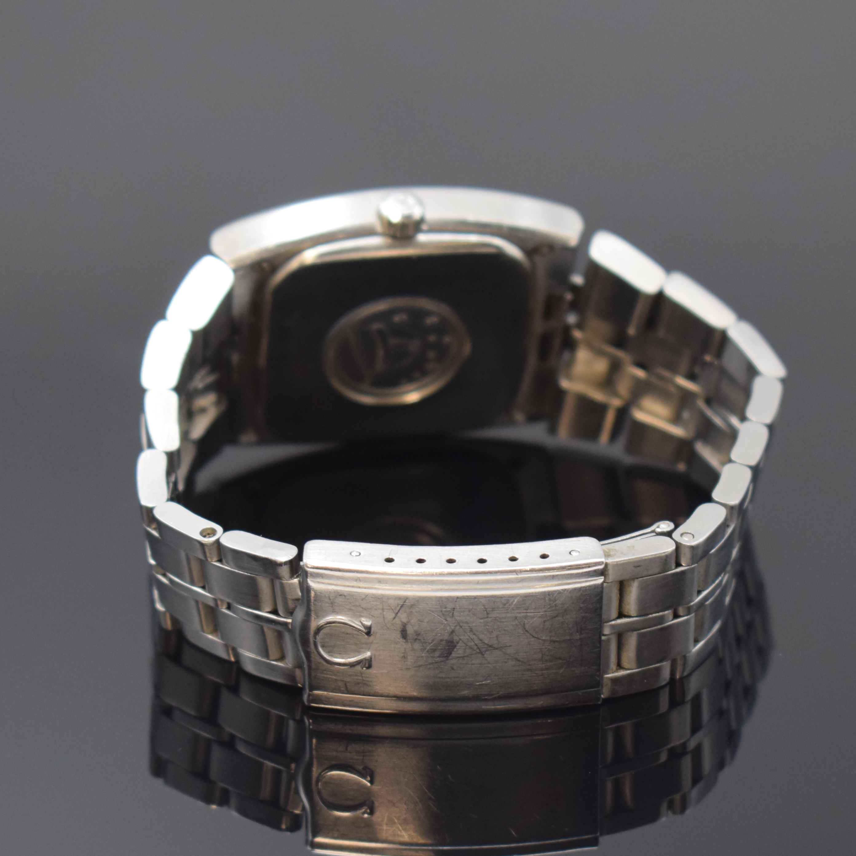 Detail b: OMEGA Constellation Chronometer Referenz 168.047 in Stahl, Schweiz um 1969, Automatik, 4-fach verschr. Geh., integr. orig. Band Ref. 1116, Boden m. ...