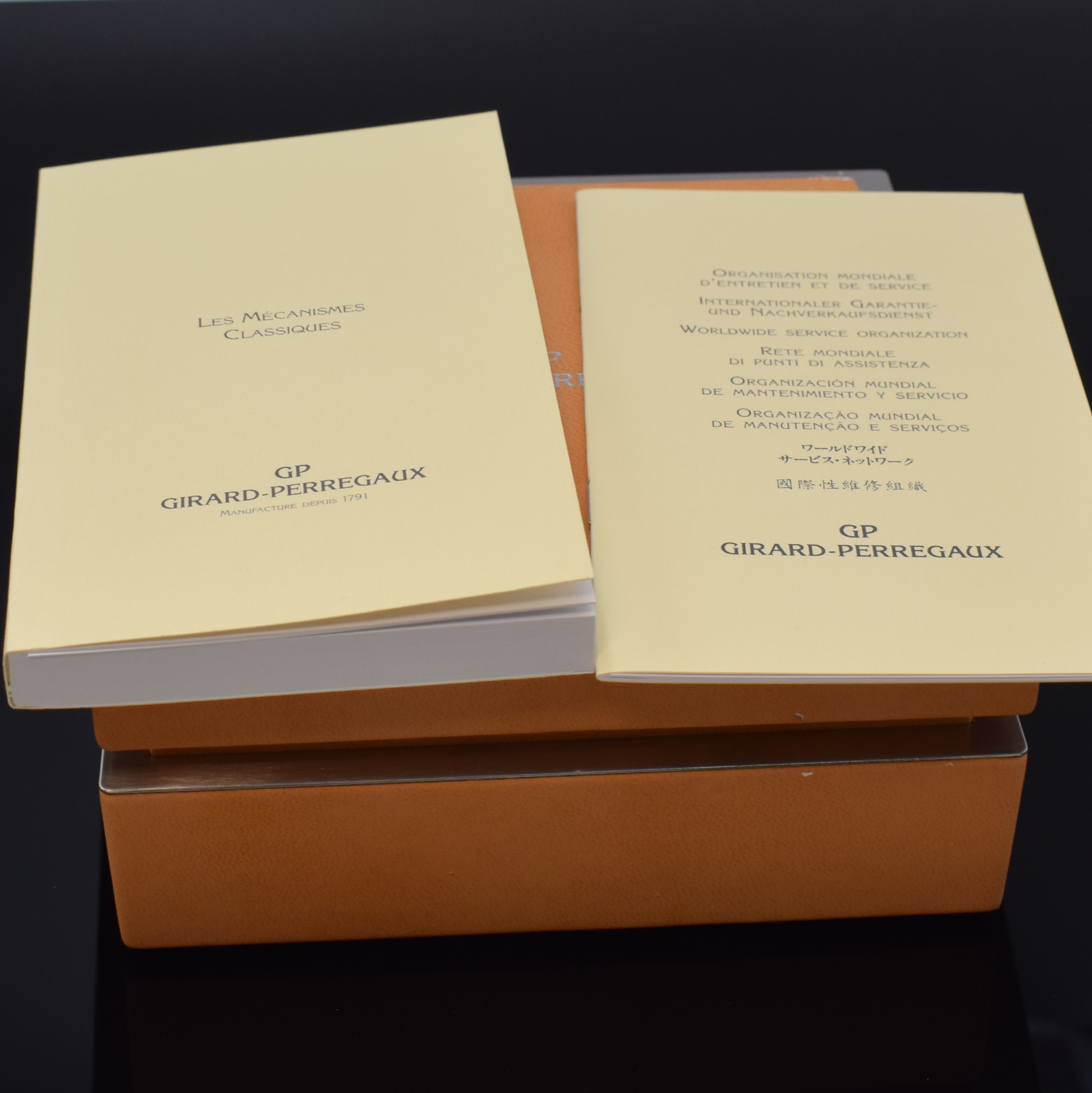 Detail d: GIRARD PERREGAUX Vintage Damenarmbanduhr Referenz 2591, Schweiz um 1995, quarz, Edelstahl/Gold komb. inkl. orig. Lederband m. orig. Dornschl. in WG ...