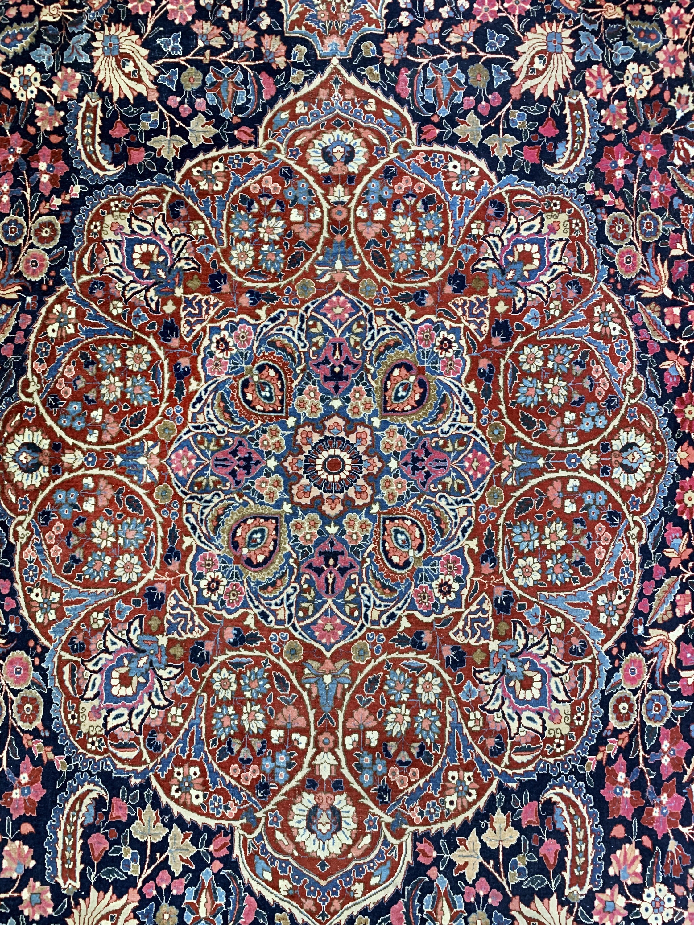 Detail d: Täbriz"Palastteppich", Persien, Anfang 20.Jhd, Wolle auf Baumwolle, ca. 682 x 365 cm,EHZ: 2-3, (Eck leicht beschädigt)