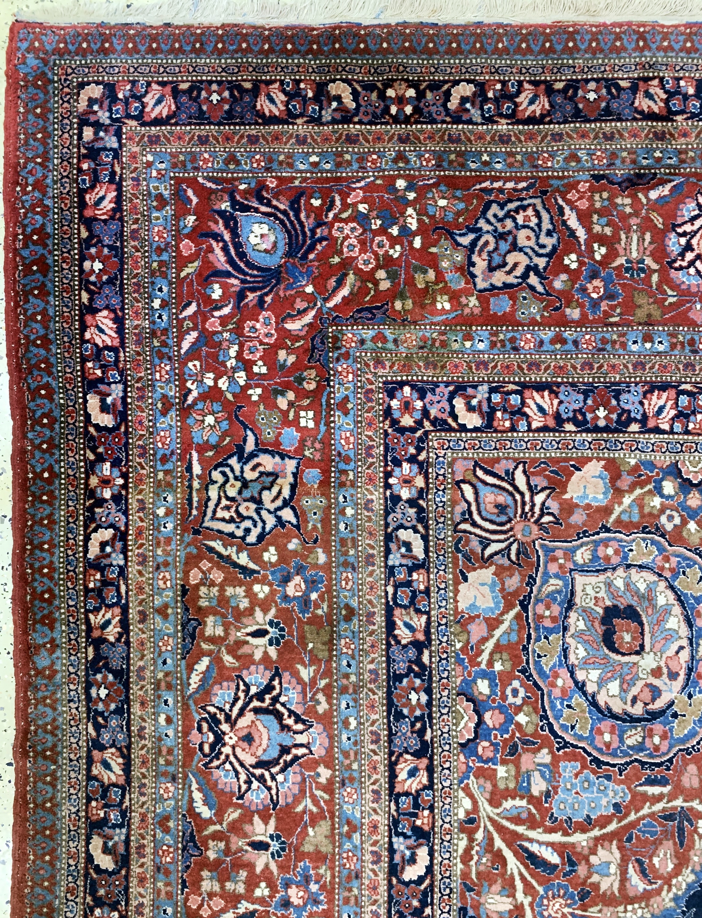 Detail e: Täbriz"Palastteppich", Persien, Anfang 20.Jhd, Wolle auf Baumwolle, ca. 682 x 365 cm,EHZ: 2-3, (Eck leicht beschädigt)