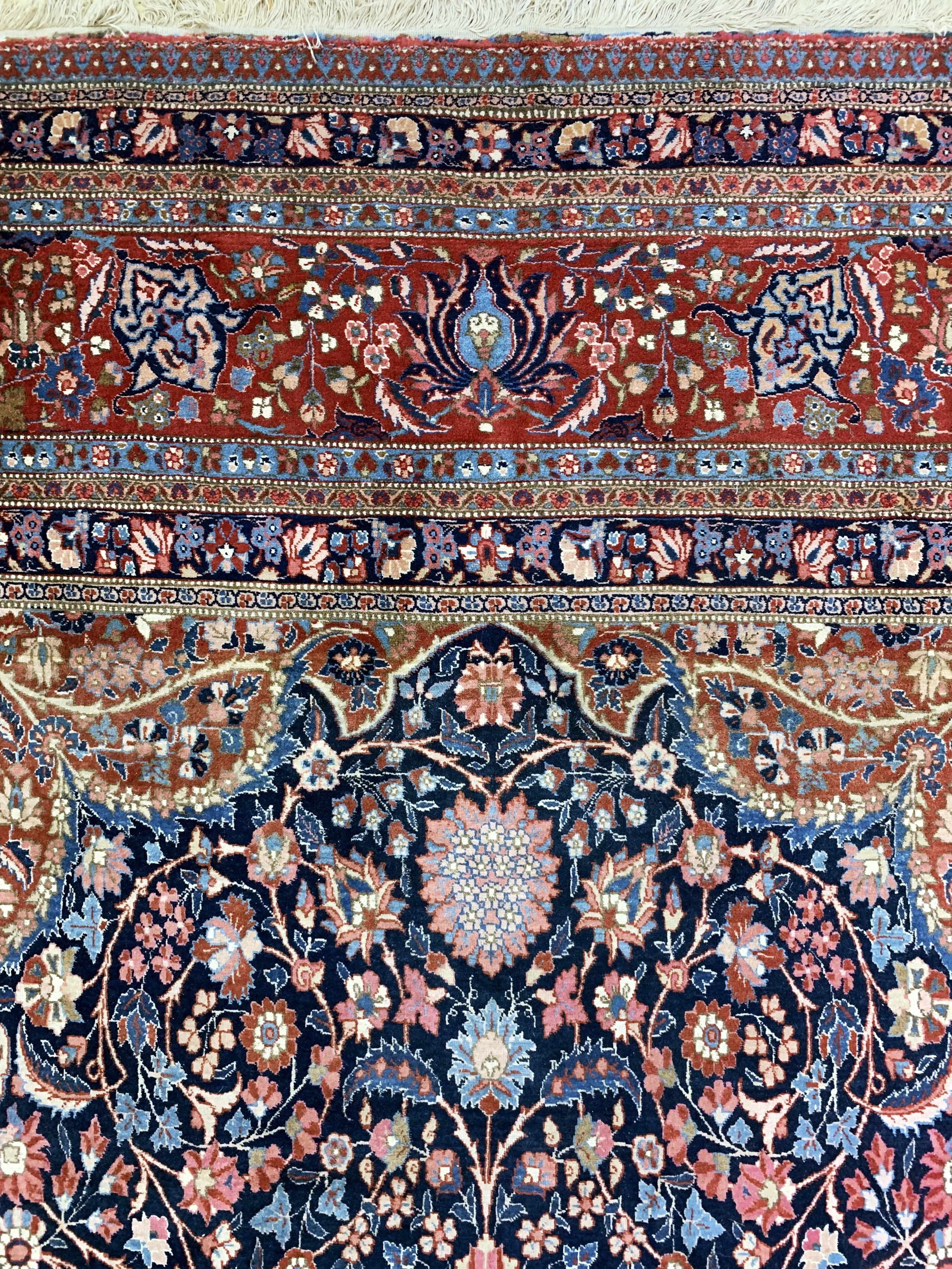 Detail f: Täbriz"Palastteppich", Persien, Anfang 20.Jhd, Wolle auf Baumwolle, ca. 682 x 365 cm,EHZ: 2-3, (Eck leicht beschädigt)