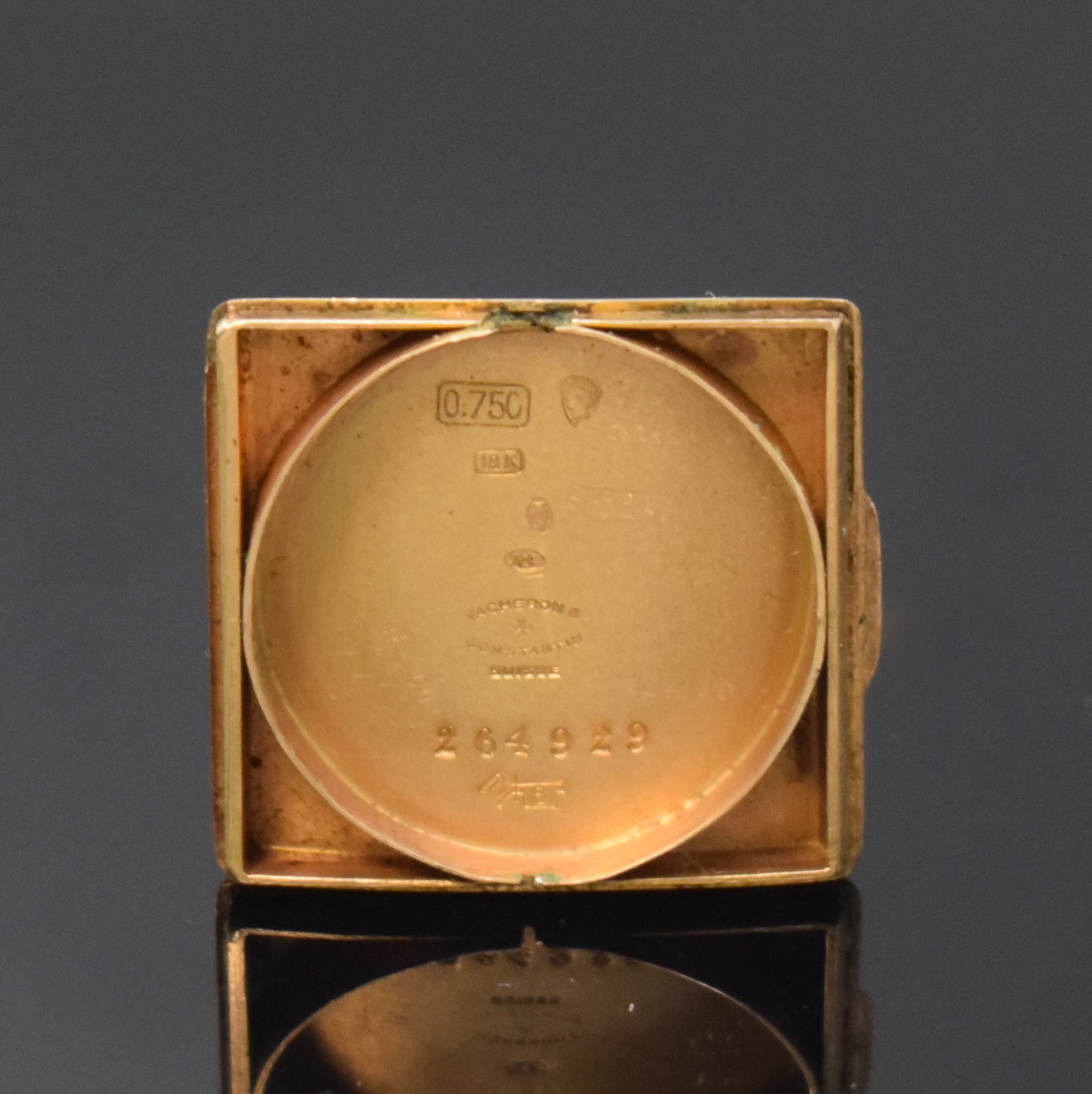 Detail e: VACHERON & CONSTANTIN Geneve seltene, rechteckige Armbanduhr in RG 750/000, Handaufzug, Schweiz um 1937, 2-teil. Geh., Boden aufgedr., verd. ...