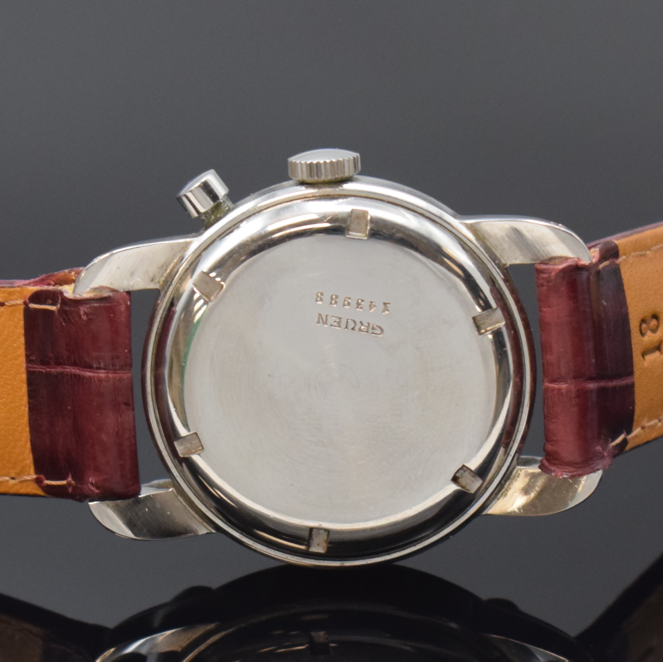 Detail c: GRUEN Precision Chrono-Timer seltener Eindrücker-Schaltradchronograph in Stahl, Handaufzug, Schweiz um 1955, Boden verschr., silb. orig. Zifferbl. ...