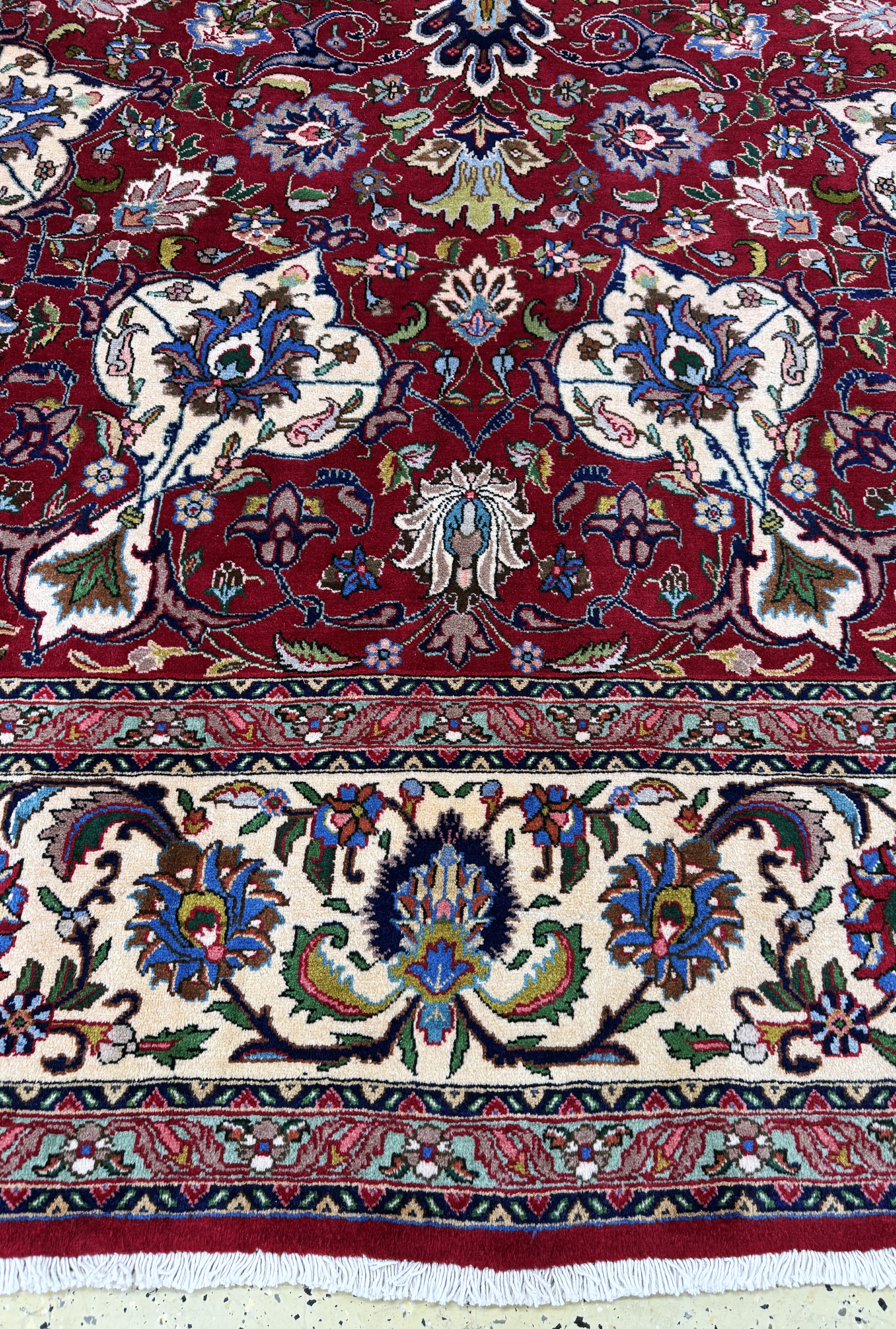 Detail b: Täbriz alt, Persien, Mitte 20.Jhd, Wolle auf Baumwolle, ca. 404 x 288 cm, EHZ: 2