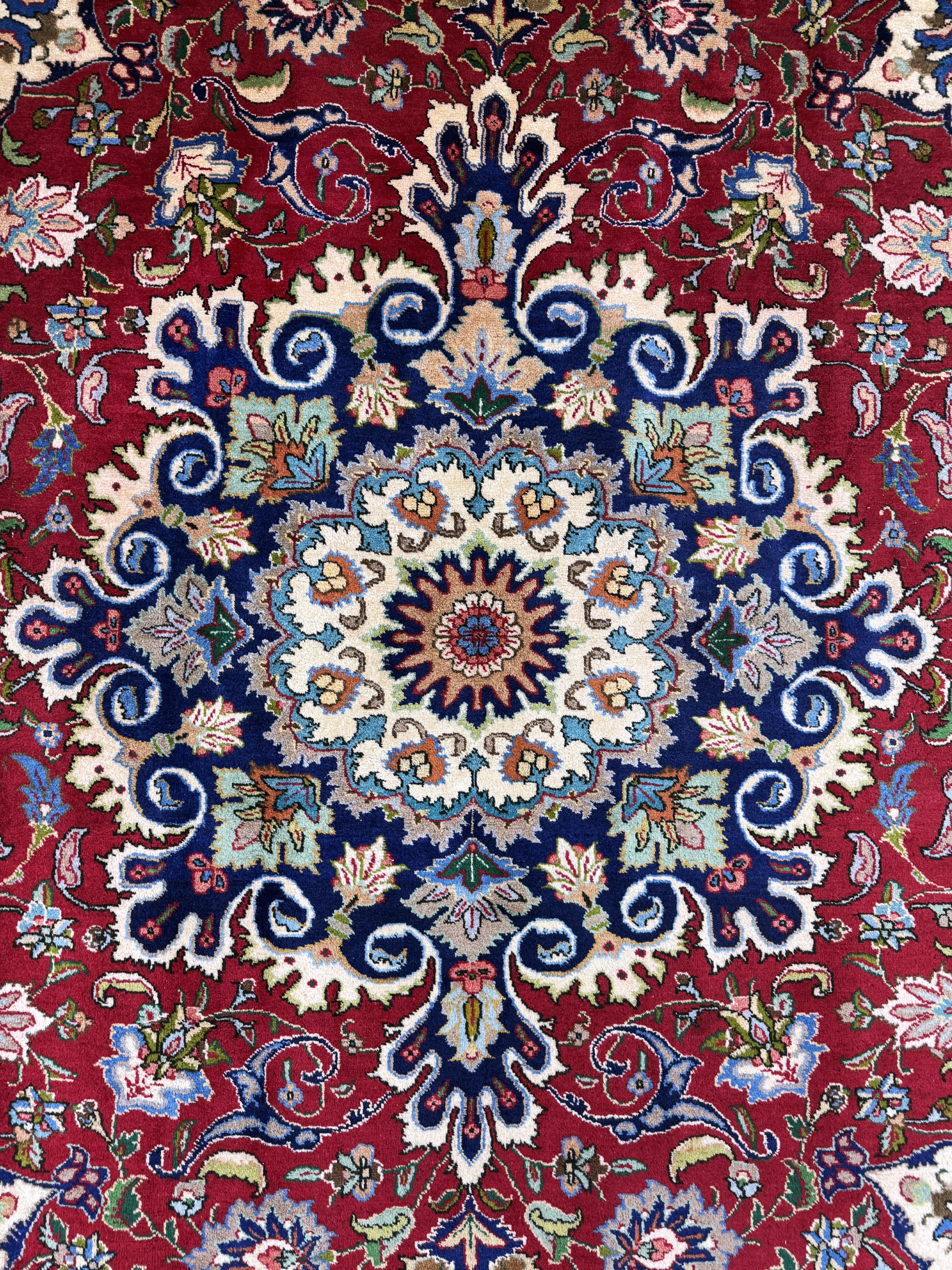 Detail e: Täbriz alt, Persien, Mitte 20.Jhd, Wolle auf Baumwolle, ca. 404 x 288 cm, EHZ: 2