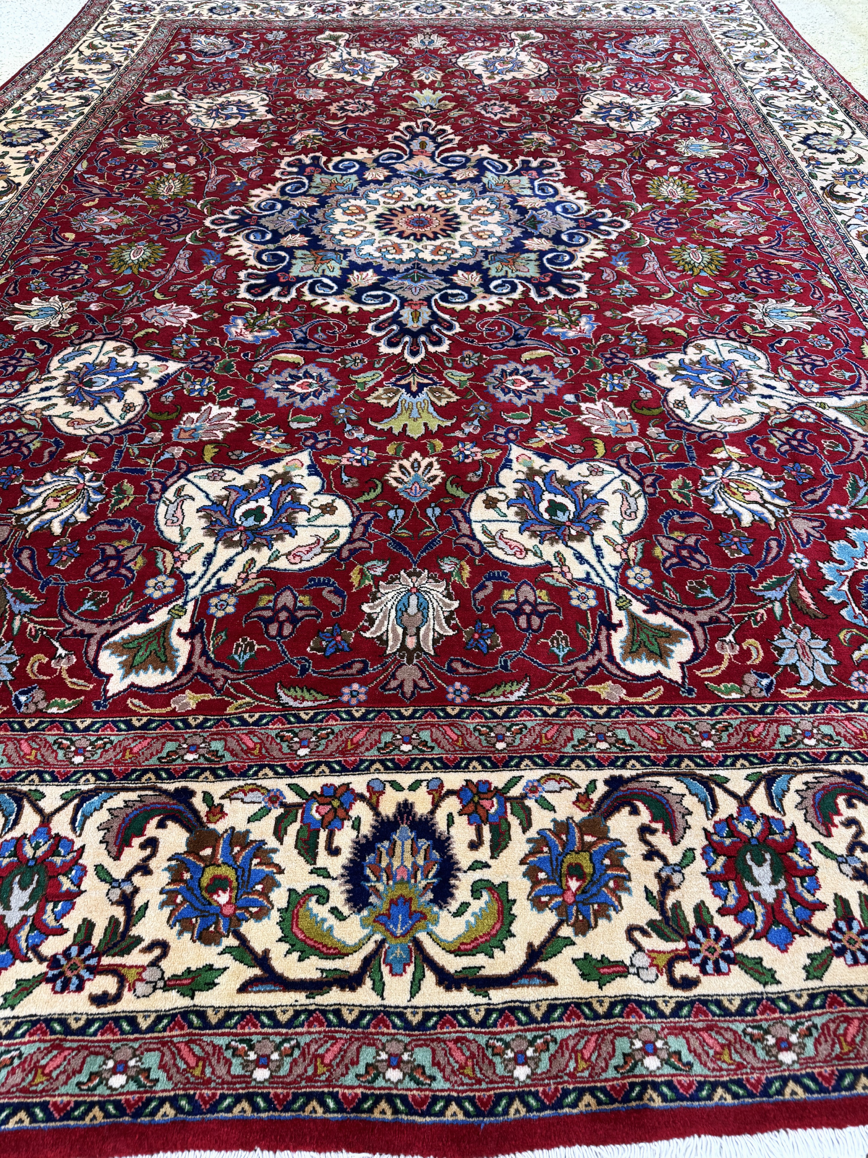 Detail j: Täbriz alt, Persien, Mitte 20.Jhd, Wolle auf Baumwolle, ca. 404 x 288 cm, EHZ: 2