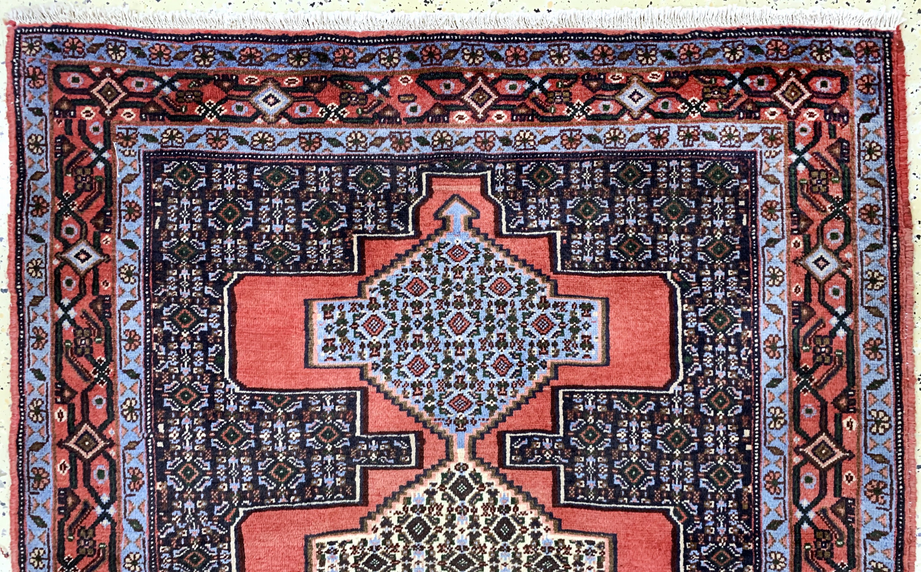 Detail a: Senneh, Persien, Ende 20.Jhd, Wolle auf Baumwolle, ca. 145 x 119 cm, EHZ:(nahezu neuwertig)
