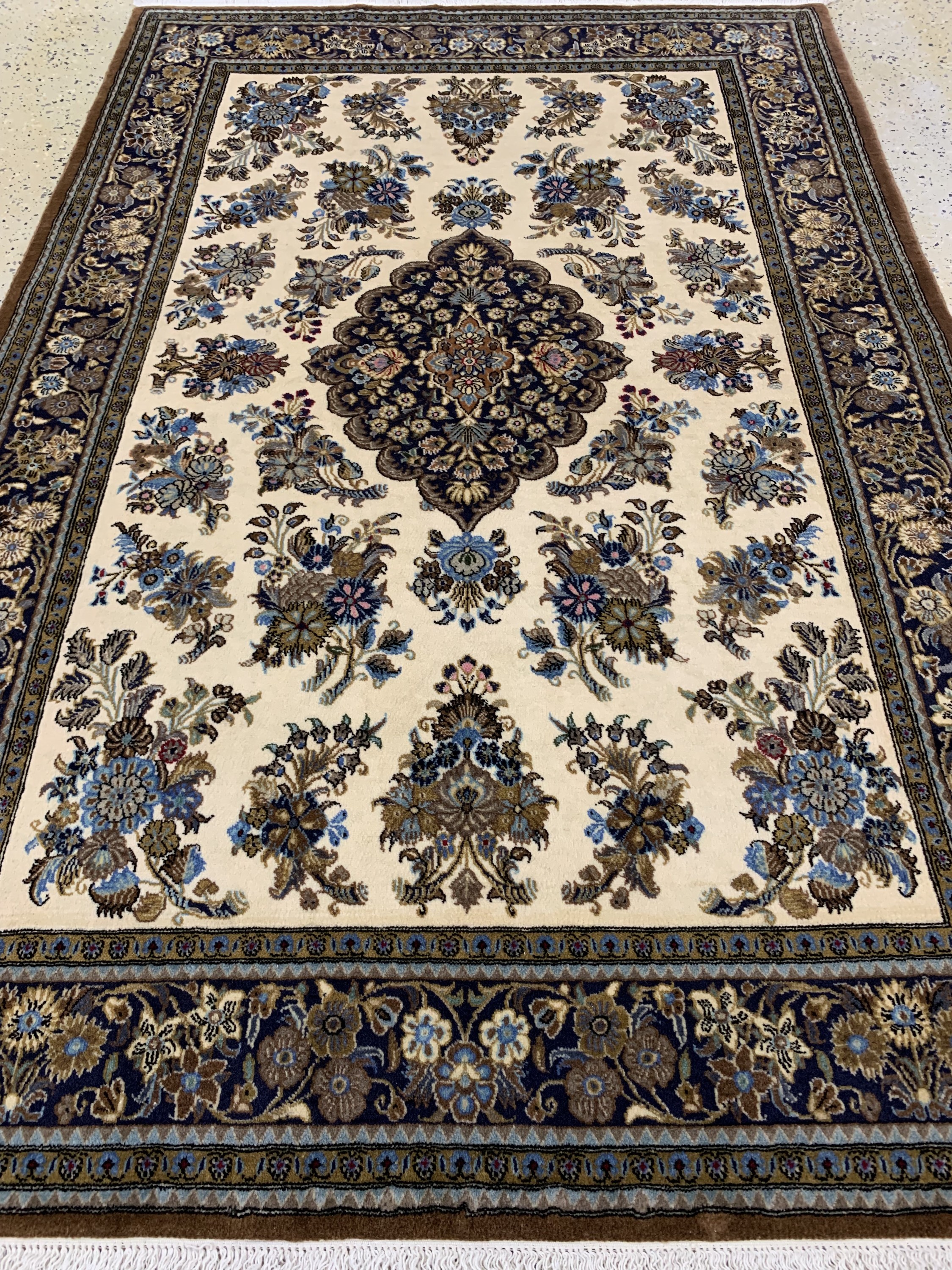 Detail d: Ghom Kork, Persien, Ende 20.Jhd, Korkwolle auf Baumwolle, ca. 202 x 135 cm, EHZ:(nahezu neuwertig)