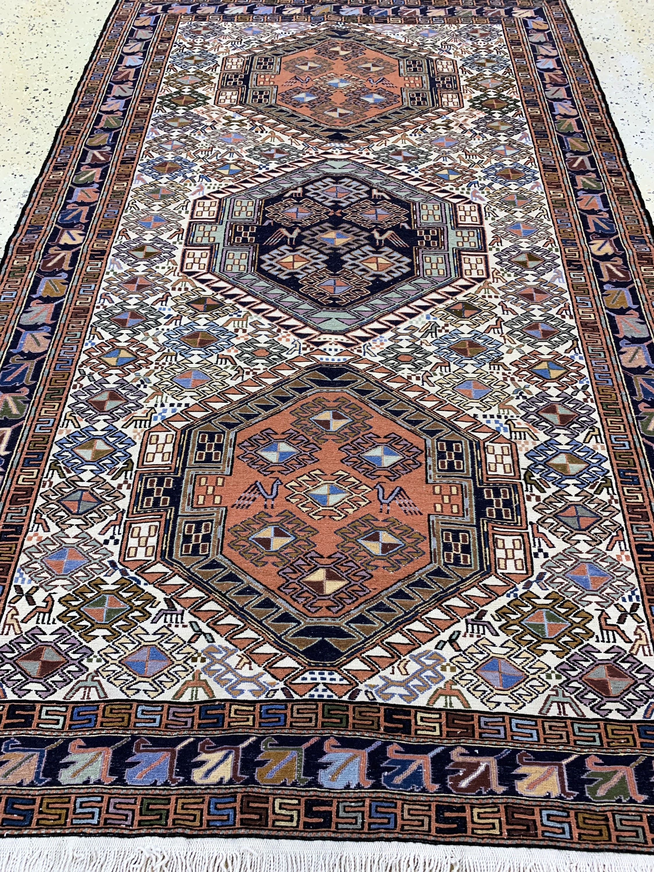 Detail d: Sumakh, Azerbaijan, Ende 20.Jhd, Wolle auf Baumwolle, ca. 205 x 128 cm, EHZ: 1-2