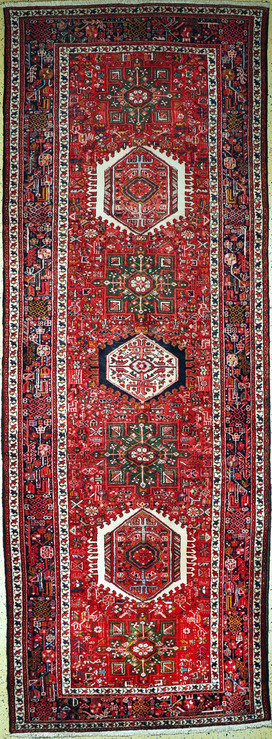 Garadje alt, Persien, Mitte 20.Jhd, Wolle auf Baumwolle, ca. 410 x 147 cm, EHZ: 1-2