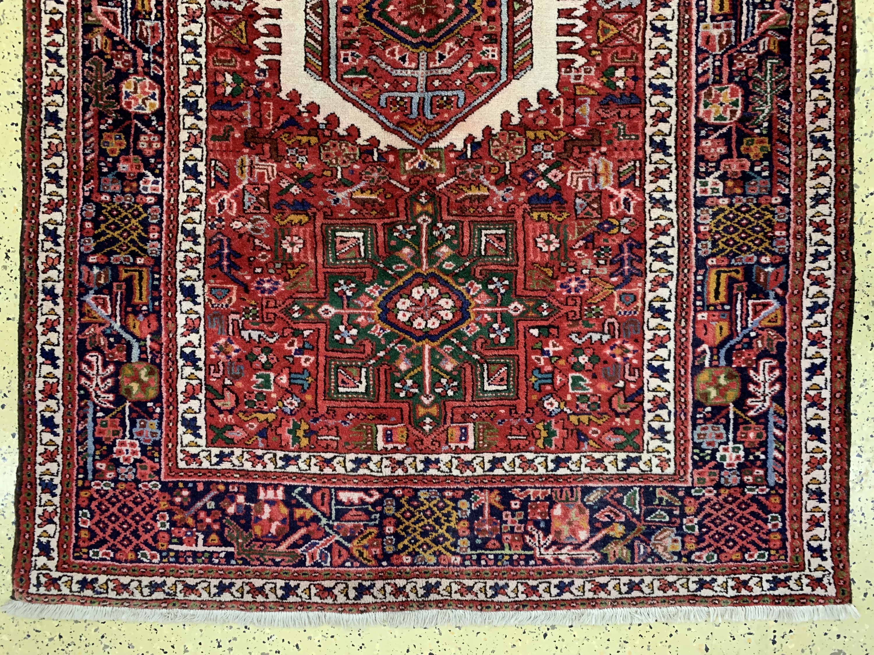 Detail d: Garadje alt, Persien, Mitte 20.Jhd, Wolle auf Baumwolle, ca. 410 x 147 cm, EHZ: 1-2