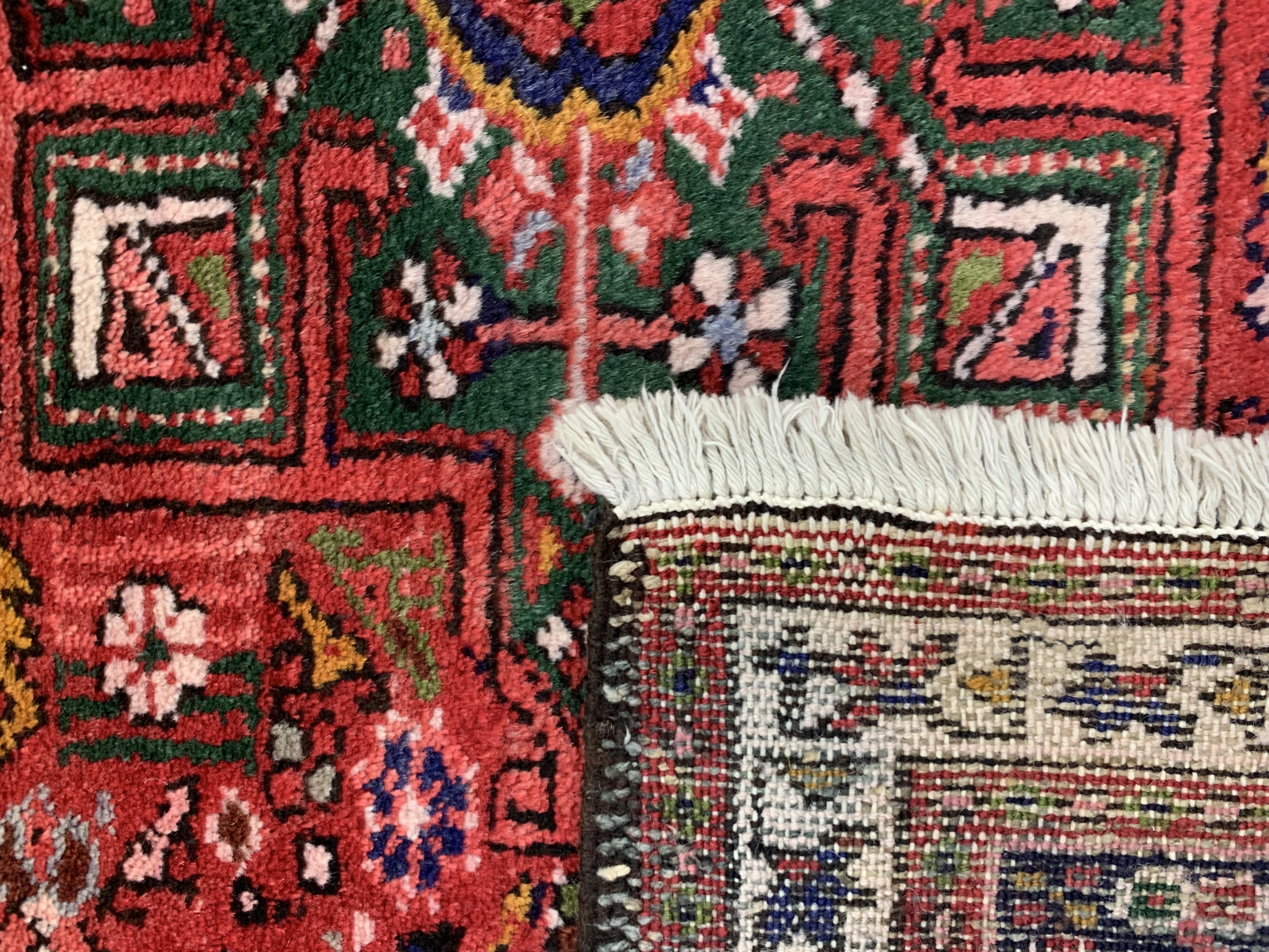 Detail f: Garadje alt, Persien, Mitte 20.Jhd, Wolle auf Baumwolle, ca. 410 x 147 cm, EHZ: 1-2