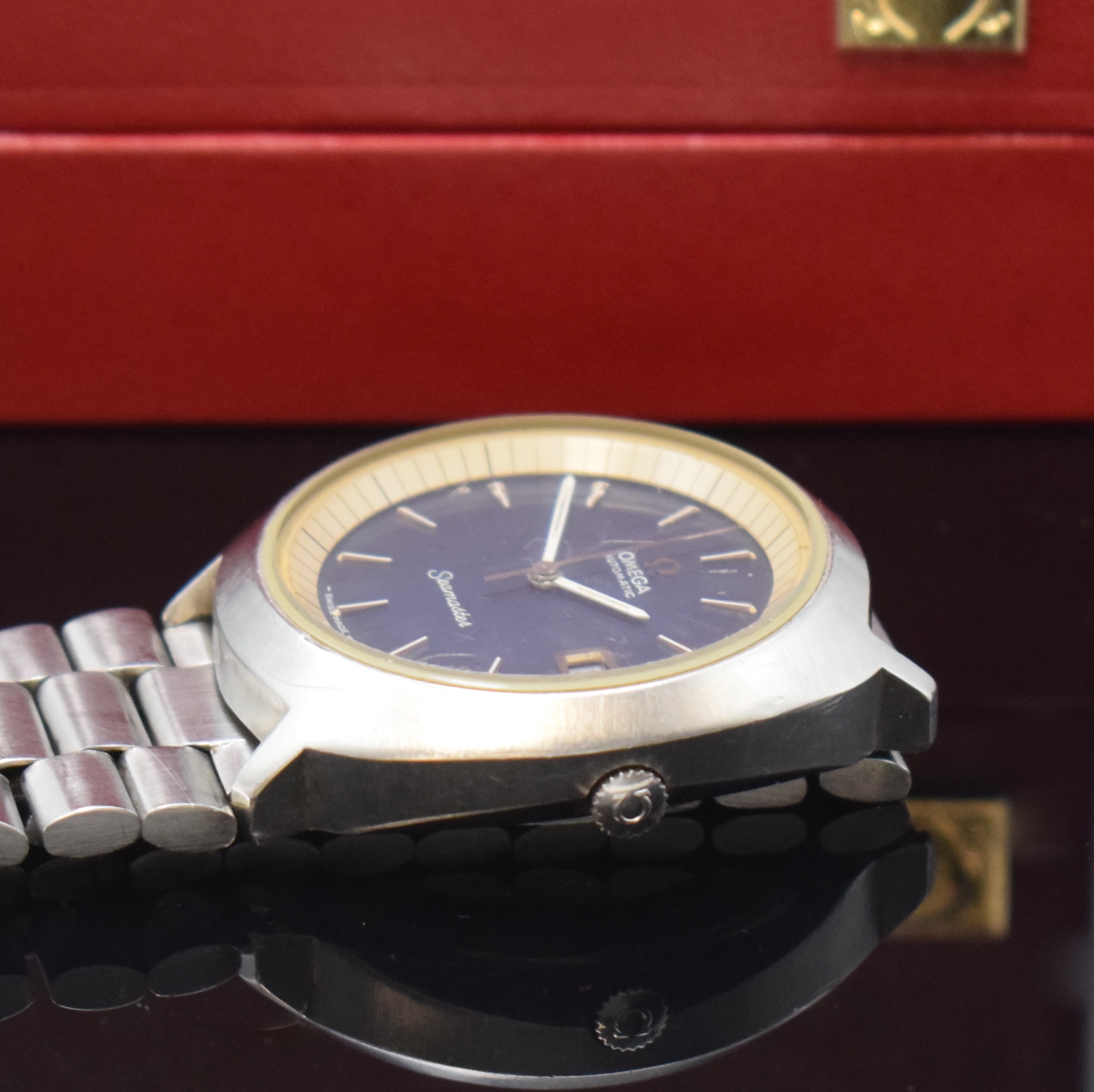 Detail c: OMEGA Herrenarmbanduhr Modell Seamaster Referenz 166.090, Automatik, Schweiz um 1971, mass. Edelstahlgeh. inkl. orig. Gliederband Ref. 1162, Boden m. ...