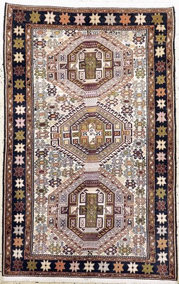 Image Sumakh, Azerbaijan, Ende 20.Jhd, Wolle auf Baumwolle, ca. 200 x 128 cm, EHZ: 1-2