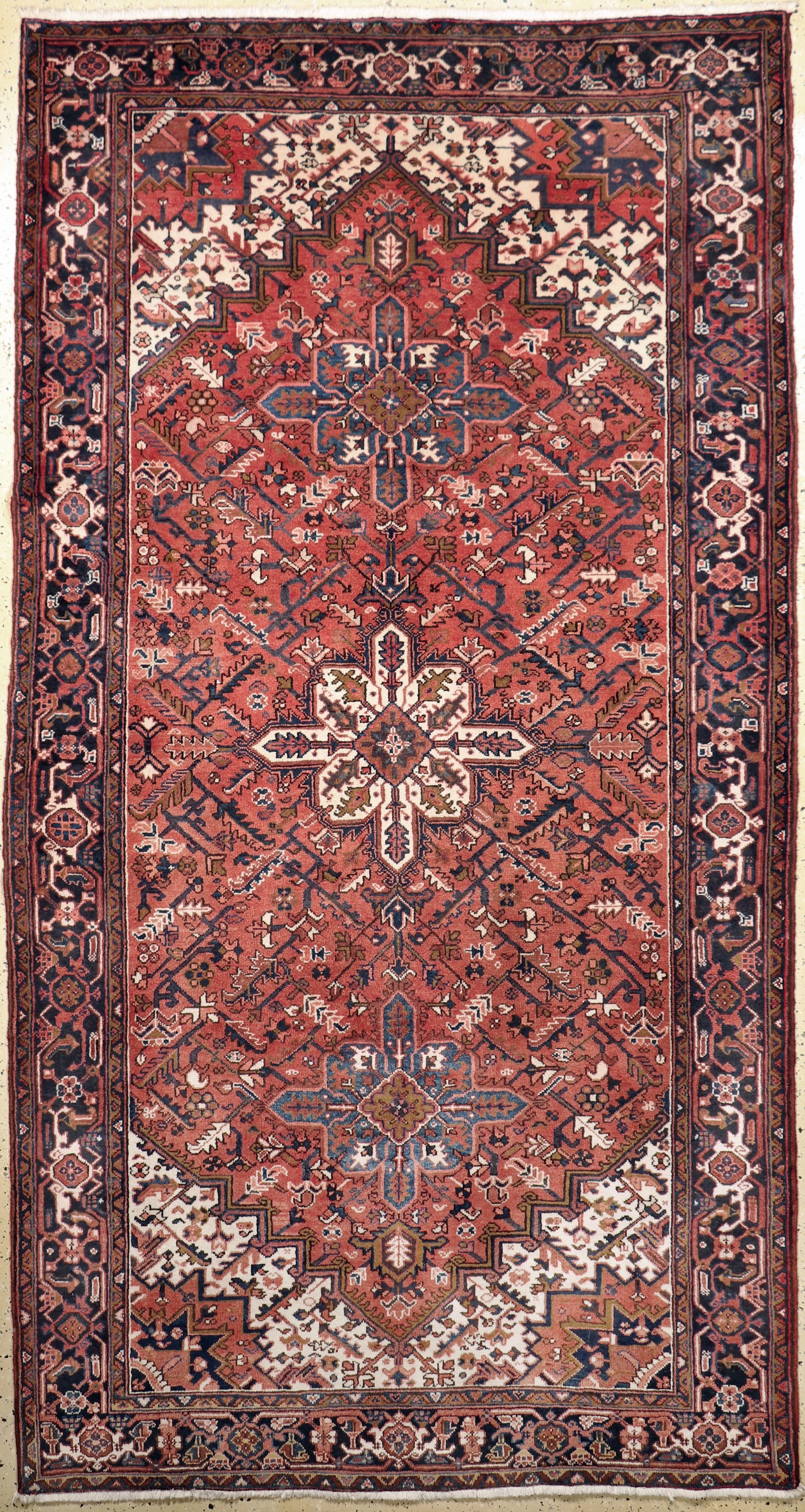 Heriz alt, Persien, Mitte 20.Jhd, Wolle aufBaumwolle, ca. 330 x 172 cm, EHZ:(nahezu neuwertig).