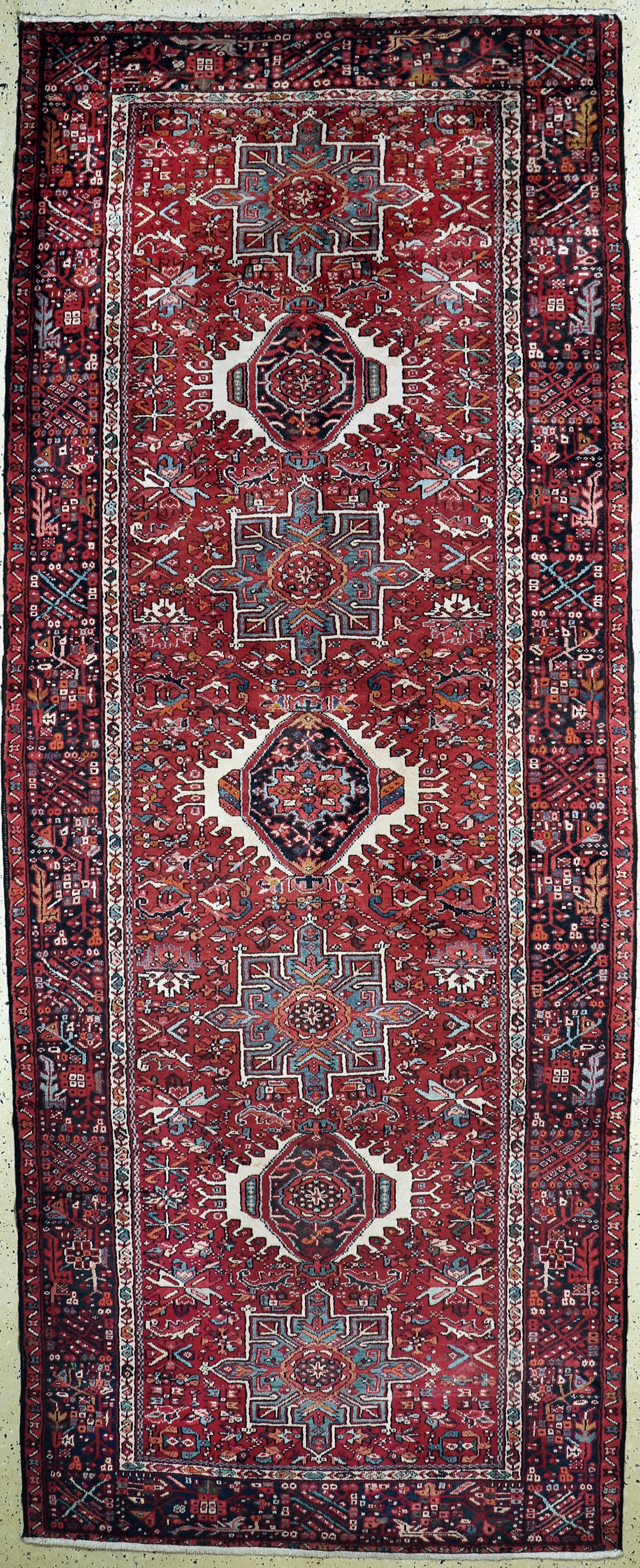 Garadje alt, Persien, Mitte 20.Jhd, Wolle auf Baumwolle, ca. 400 x 160 cm, EHZ: 2