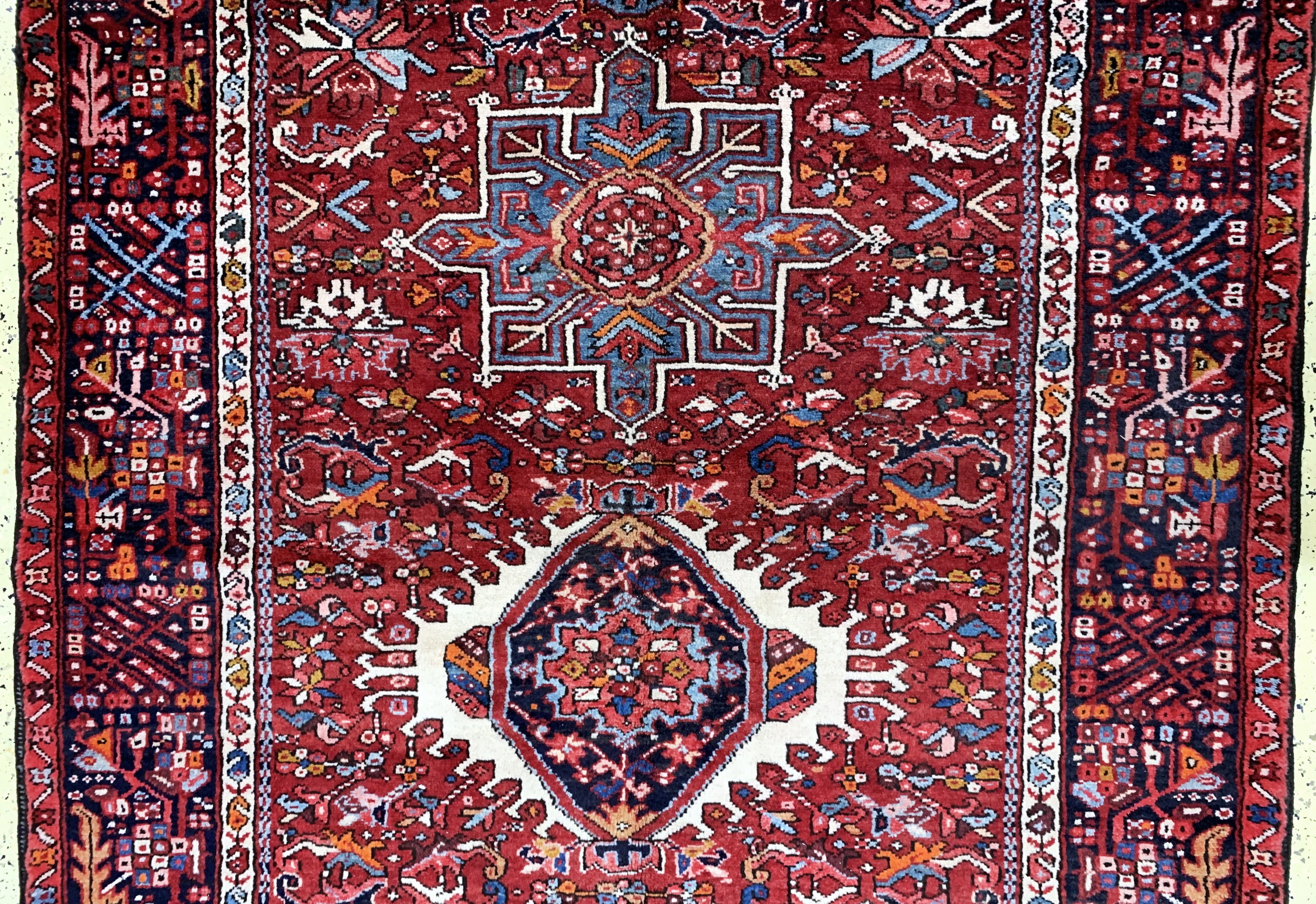 Detail b: Garadje alt, Persien, Mitte 20.Jhd, Wolle auf Baumwolle, ca. 400 x 160 cm, EHZ: 2