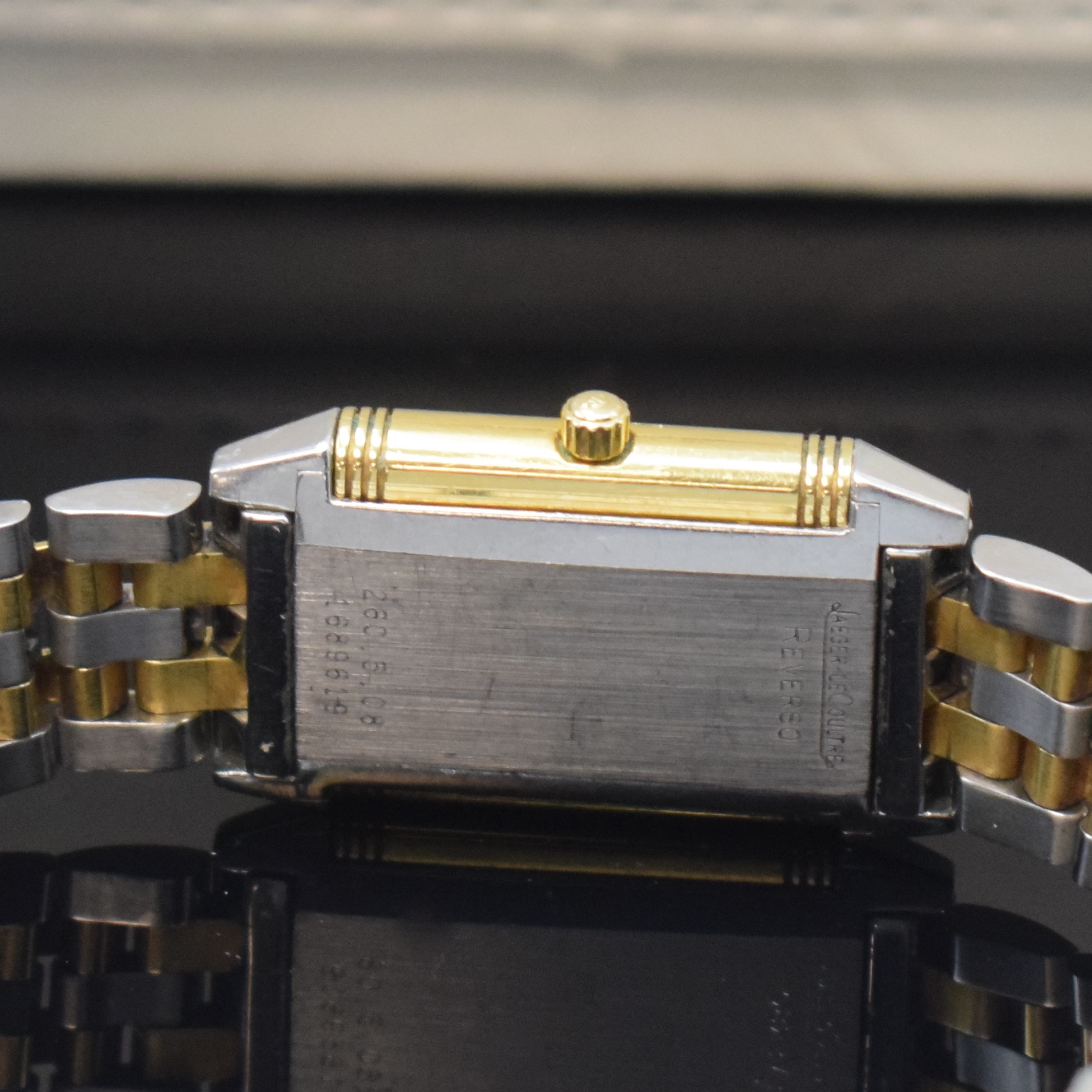 Detail d: Jaeger-LeCoultre Reverso Damenarmbanduhr in Stahl und GG 750/000 Referenz 260.5.08, Schweiz verk. lt. beil. Garantie 11/1991, quarz, um 180 Grad ...