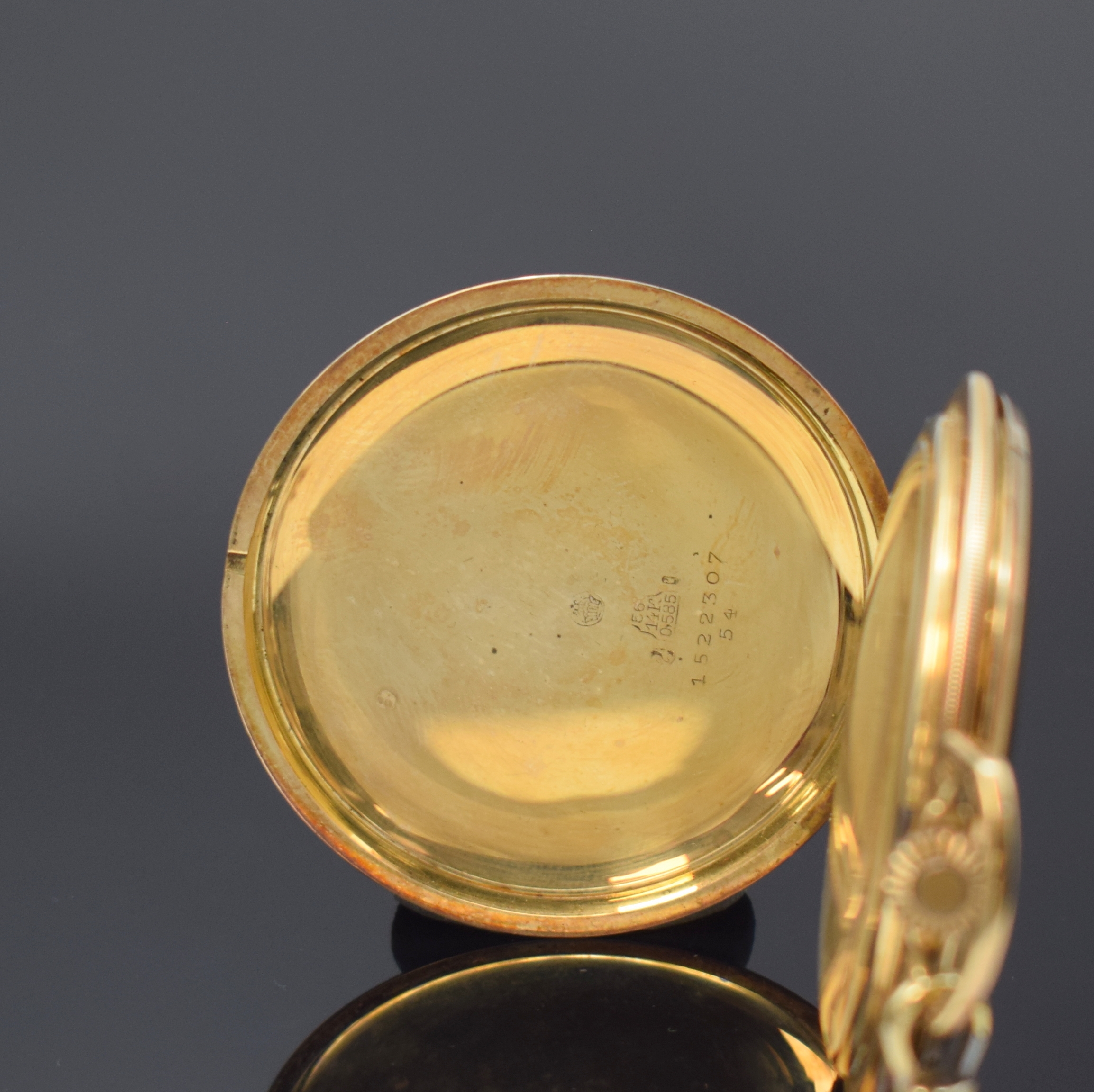 Detail a: TELLUS Savonette Herrentaschenuhr in GG 585/000 an GG 585/000 Kette, Schweiz 1920er Jahre, guill. 2-Deckel Goldgeh., verg. Metallcuv., ...