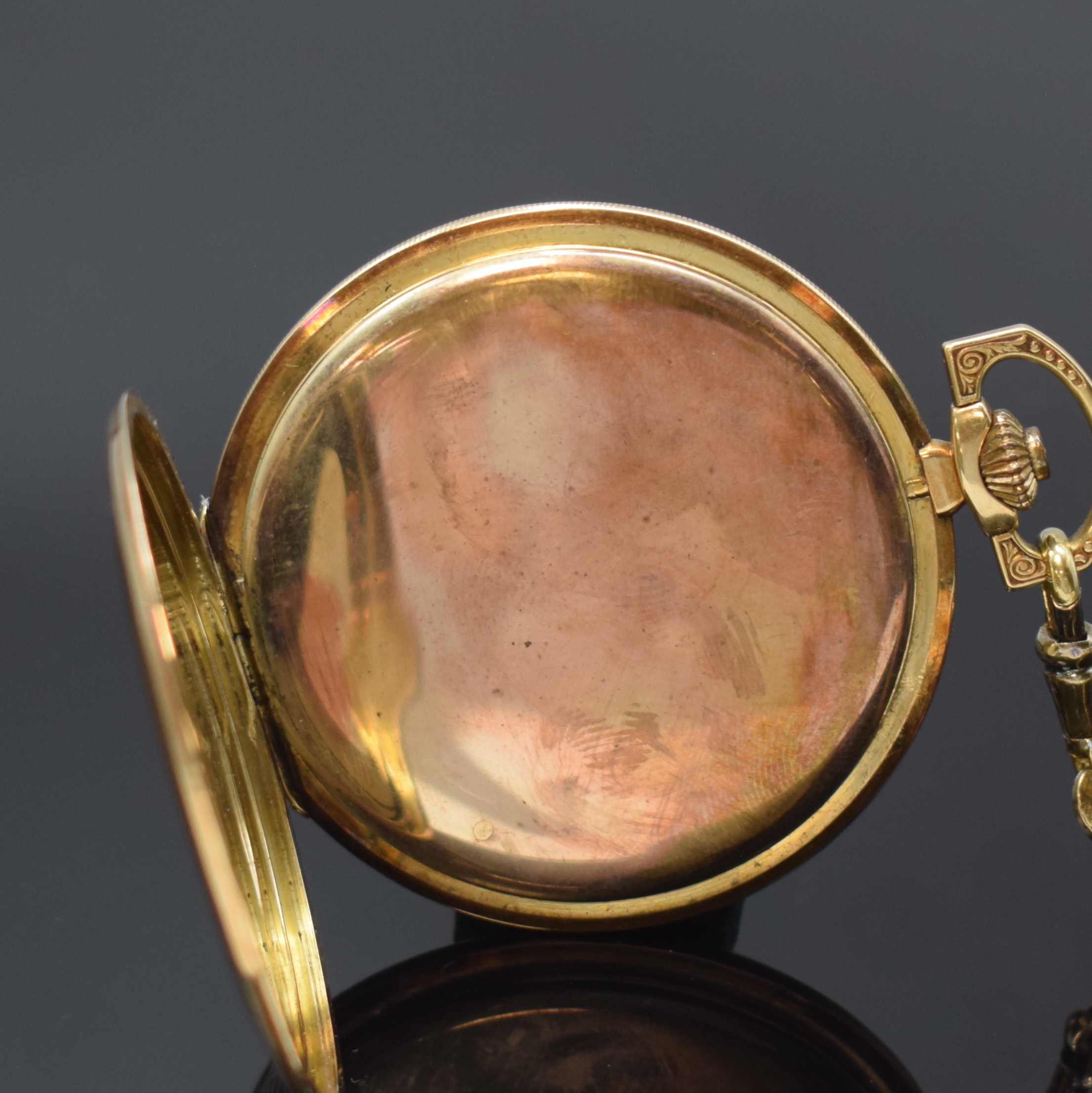 Detail e: TELLUS Savonette Herrentaschenuhr in GG 585/000 an GG 585/000 Kette, Schweiz 1920er Jahre, guill. 2-Deckel Goldgeh., verg. Metallcuv., ...