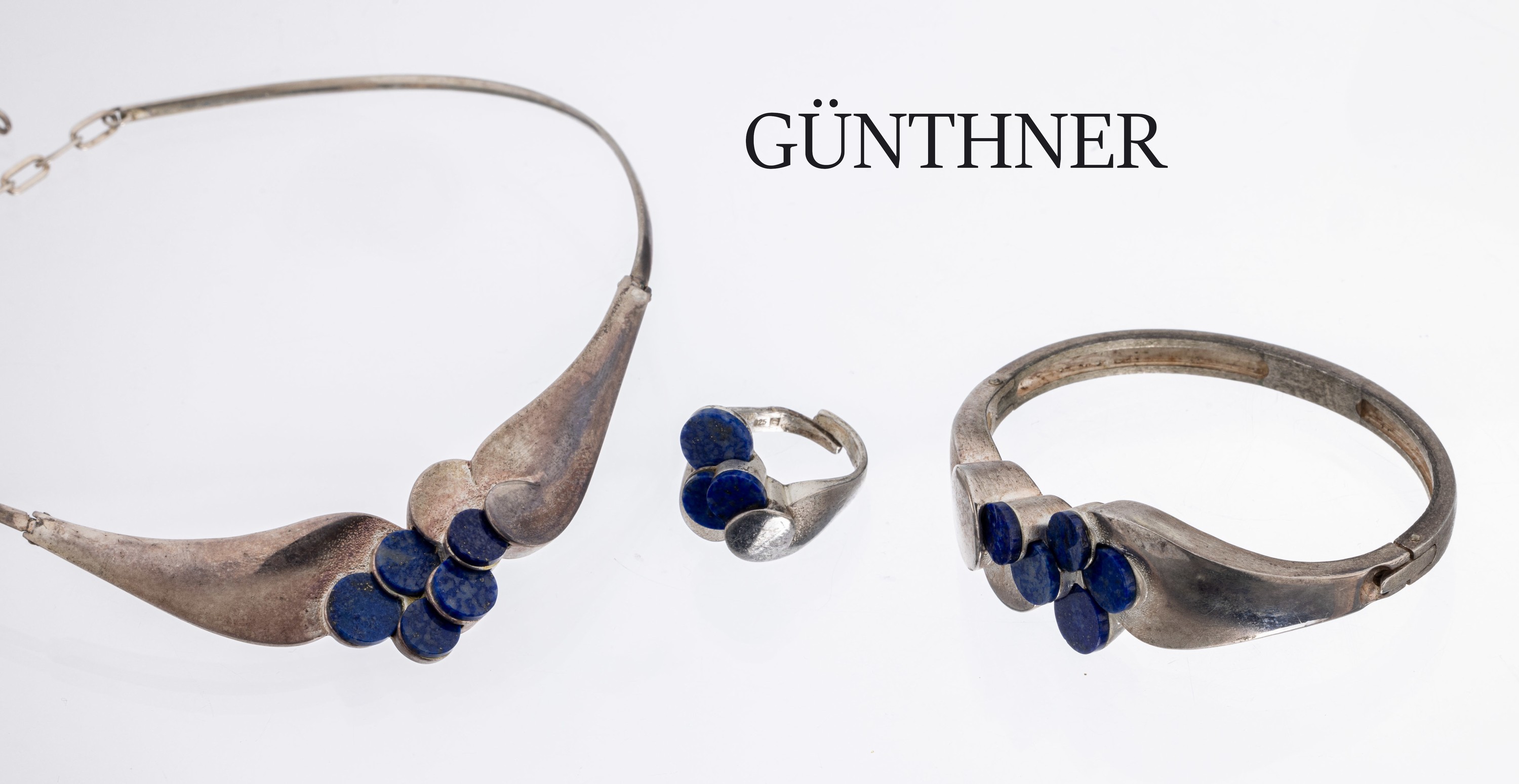 3-teiliges Schmuckset Günthner/Bijoux Jeunesse, 925er Silber, florales Motiv mit kreisförmigen Lapislazuli-Scheiben, best. aus. Collier, D. ca. 15 ...