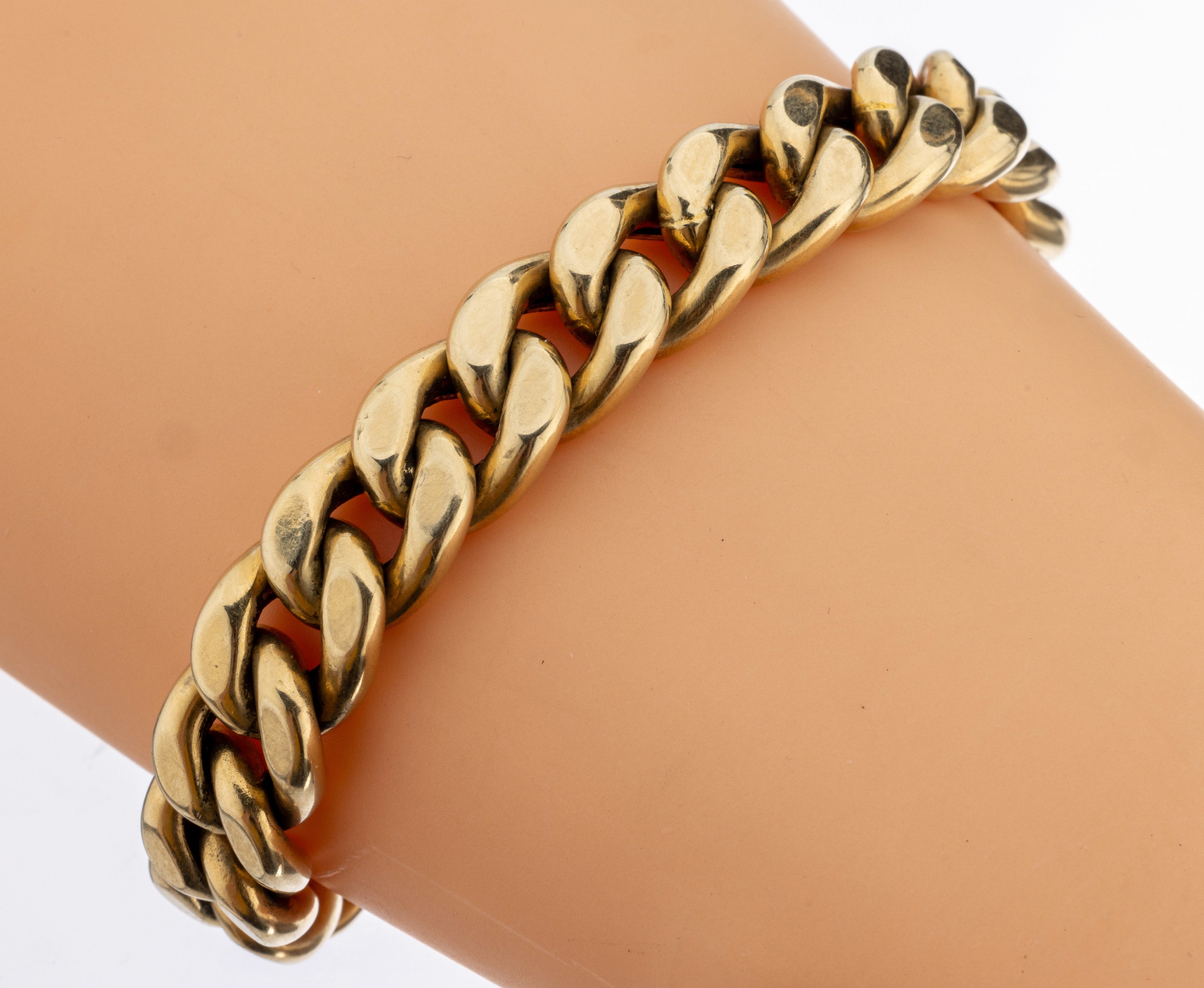 14 kt Gold Armband, GG 585/000, Glieder hohl gearbeitet, L. ca. 20 cm, B. ca. 10 mm, Kastenschloss mit Sicherheitsacht, ca. 27.6 g