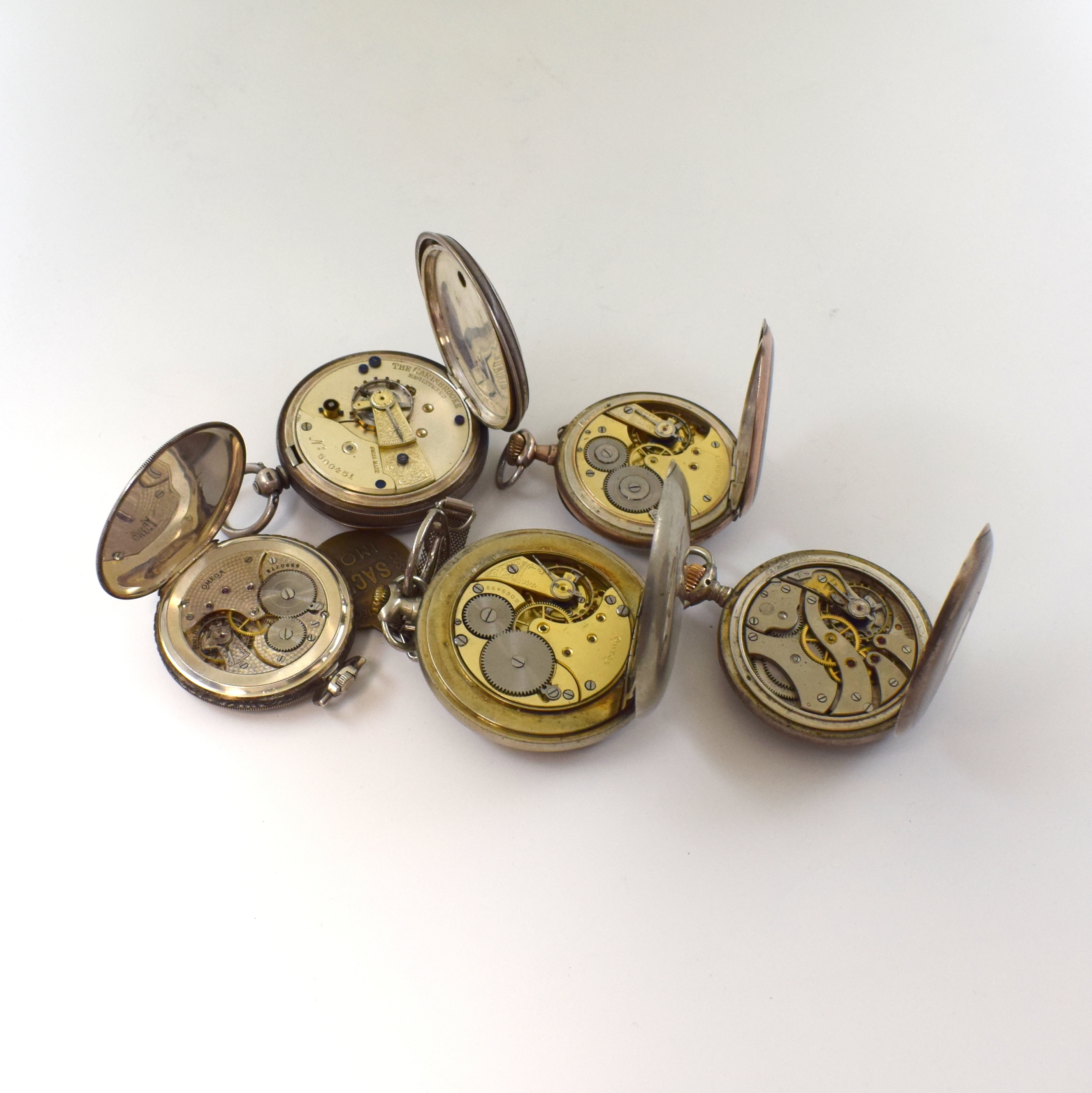 Detail b: Konvolut: 5 offene Taschenuhren, um 1880 - 1940, 4 x Kronenaufzug, 4 x Silbergeh., 1 x Nickel, 2 x Omega, 1 x Longines, 1 x IWC im falschen Geh., 3 x ...