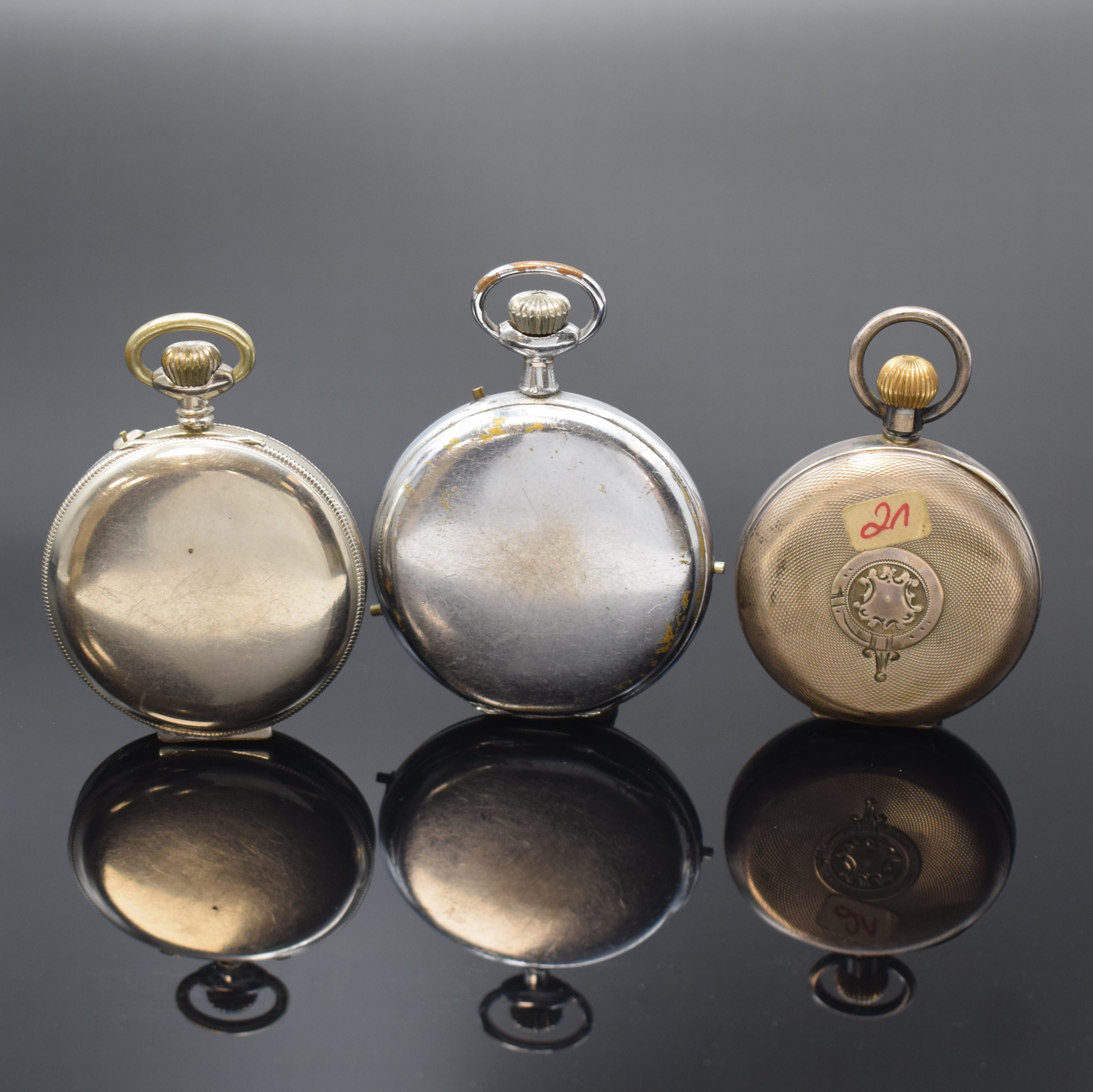 Detail a: Taschenuhrwerk mit 1/4-Repetition und Chronograph und 2 weitere Taschenuhren, Schweiz um 1890 - 1930, Kronenaufzug, 1.) verg. Werk m. 1/4-Rep., ...