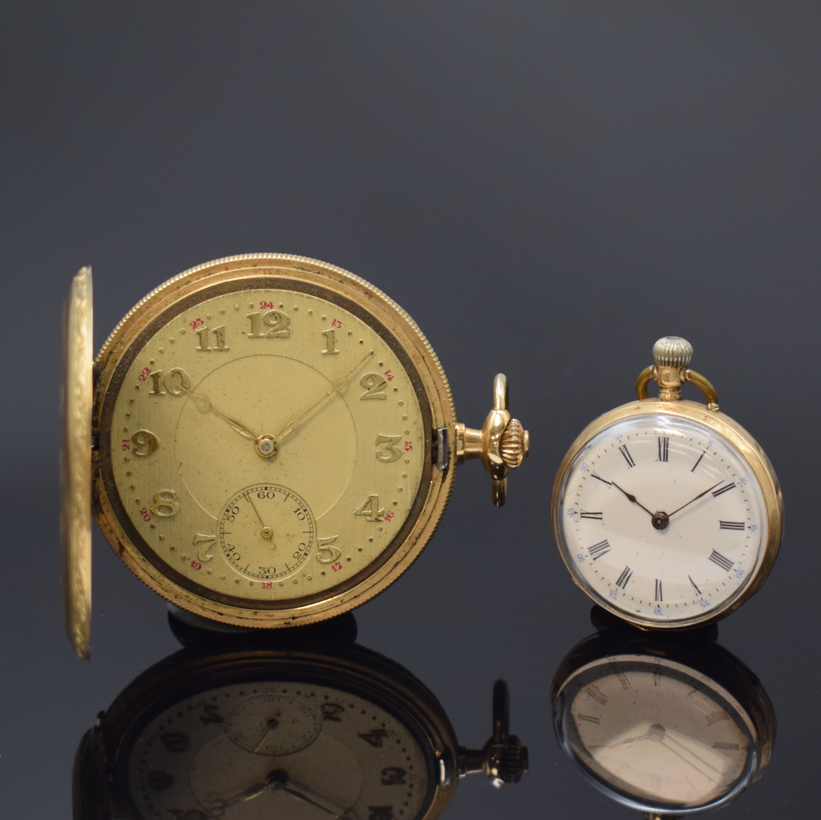 Konvolut: 2 Taschenuhren in GG 585/000, Schweiz um 1880 - 1930, 1) Herrensavonette, Würfel-guill. 2-Deckel Goldgeh., floral grav. Rand, Lunette zu ...