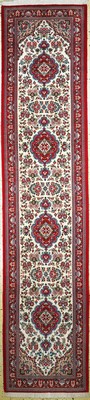 Image 26857618 - Ghom Kork, Persien, Neuwertig, Korkwolle, ca. 367 x 81 cm Schätzpreis: 1850, - EUR