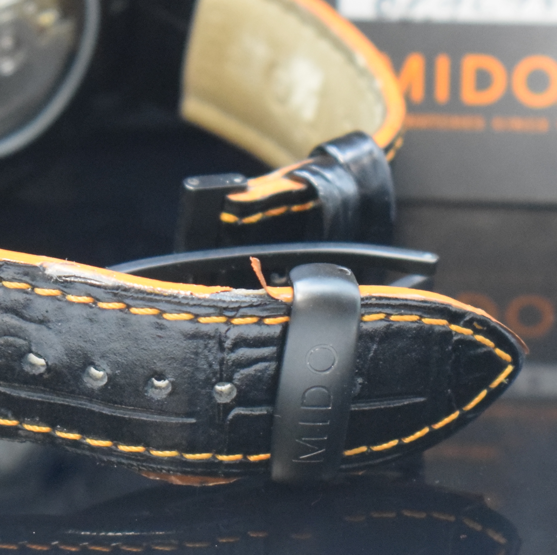Detail b: MIDO Herrenarmbanduhr Multifort Referenz M005430 A, Automatik, schwarz beschichtetes Edelstahlgeh. inkl. orig. Lederband m. dopp. Faltschl., ...