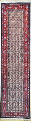 Image 26857723 - Mud, Persien, Neuwertig, Wolle auf Baumwolle, ca. 296 x 76 cm Schätzpreis: 990, - ...