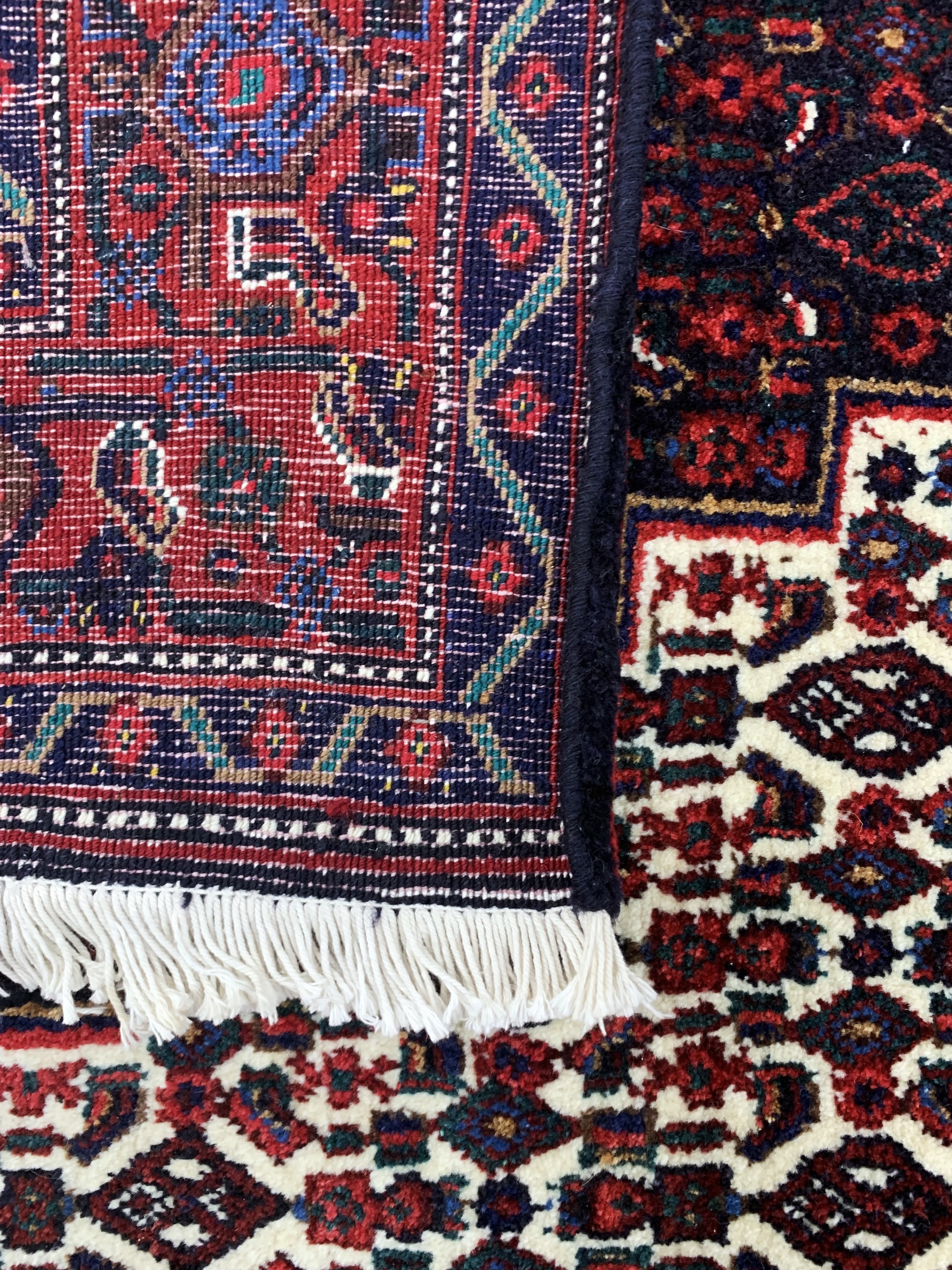 Detail g: Senneh fein, Persien, Mitte 20.Jhd, Wolle auf Baumwolle, ca. 330 x 204 cm, EHZ: 1-2