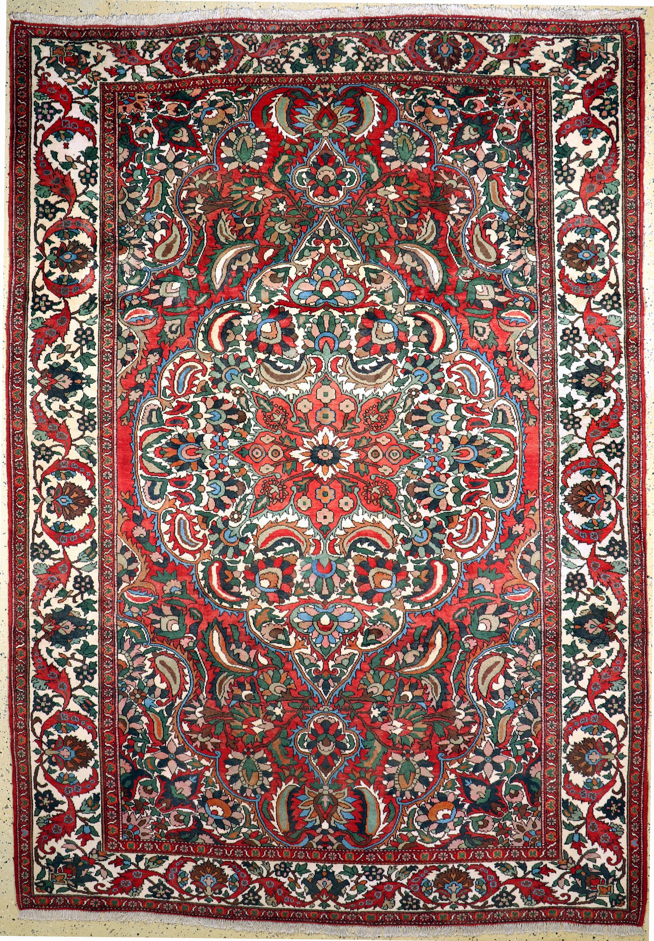 Bachtiar alt, Persien, Mitte 20.Jhd, Wolle auf Baumwolle, ca. 346 x 243 cm, EHZ: 2, (restauriert)