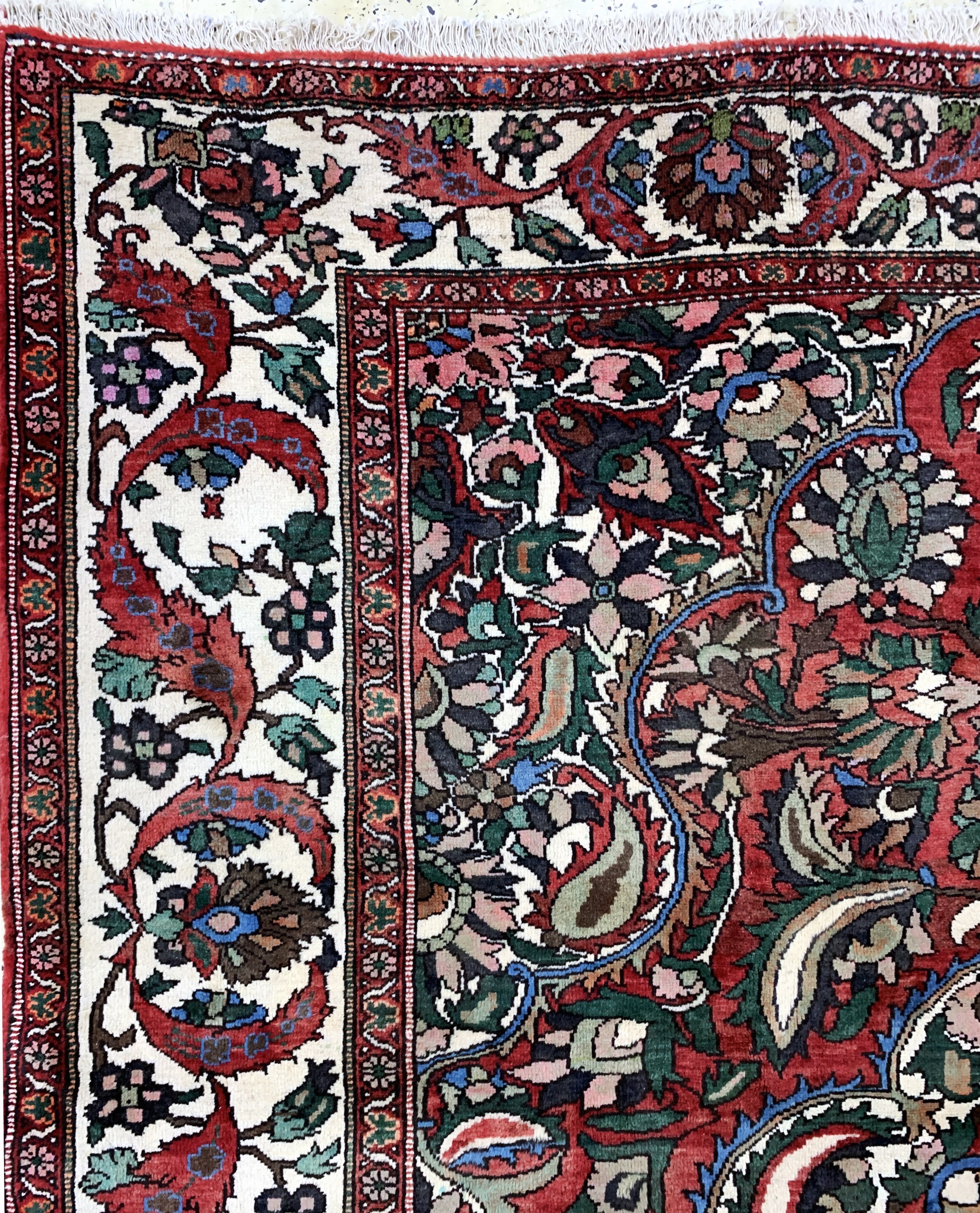 Detail d: Bachtiar alt, Persien, Mitte 20.Jhd, Wolle auf Baumwolle, ca. 346 x 243 cm, EHZ: 2, (restauriert)