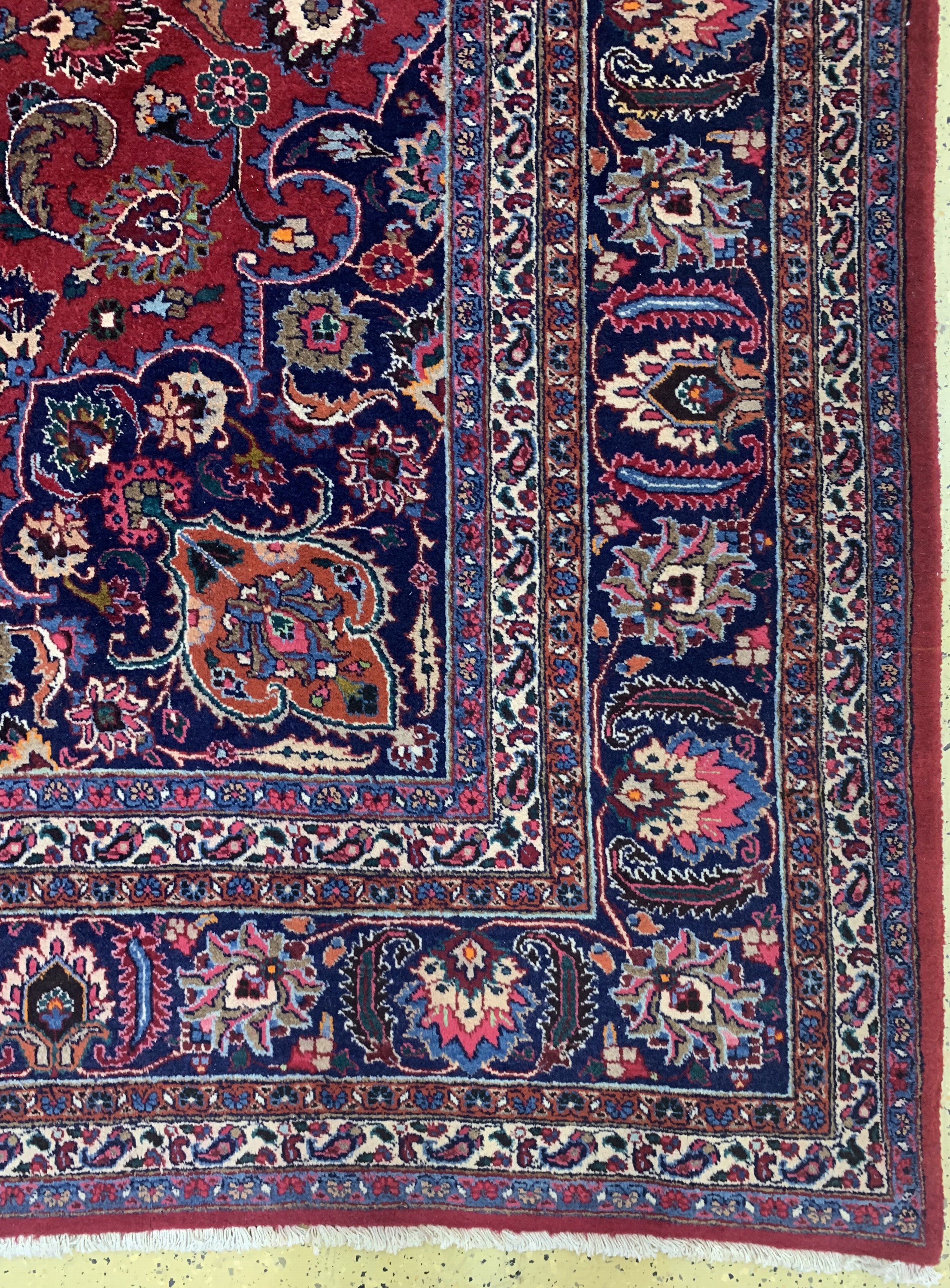 Detail a: Mesched alt, Persien, Mitte 20.Jhd, Wolle auf Baumwolle, ca. 380 x 306 cm, EHZ: 2