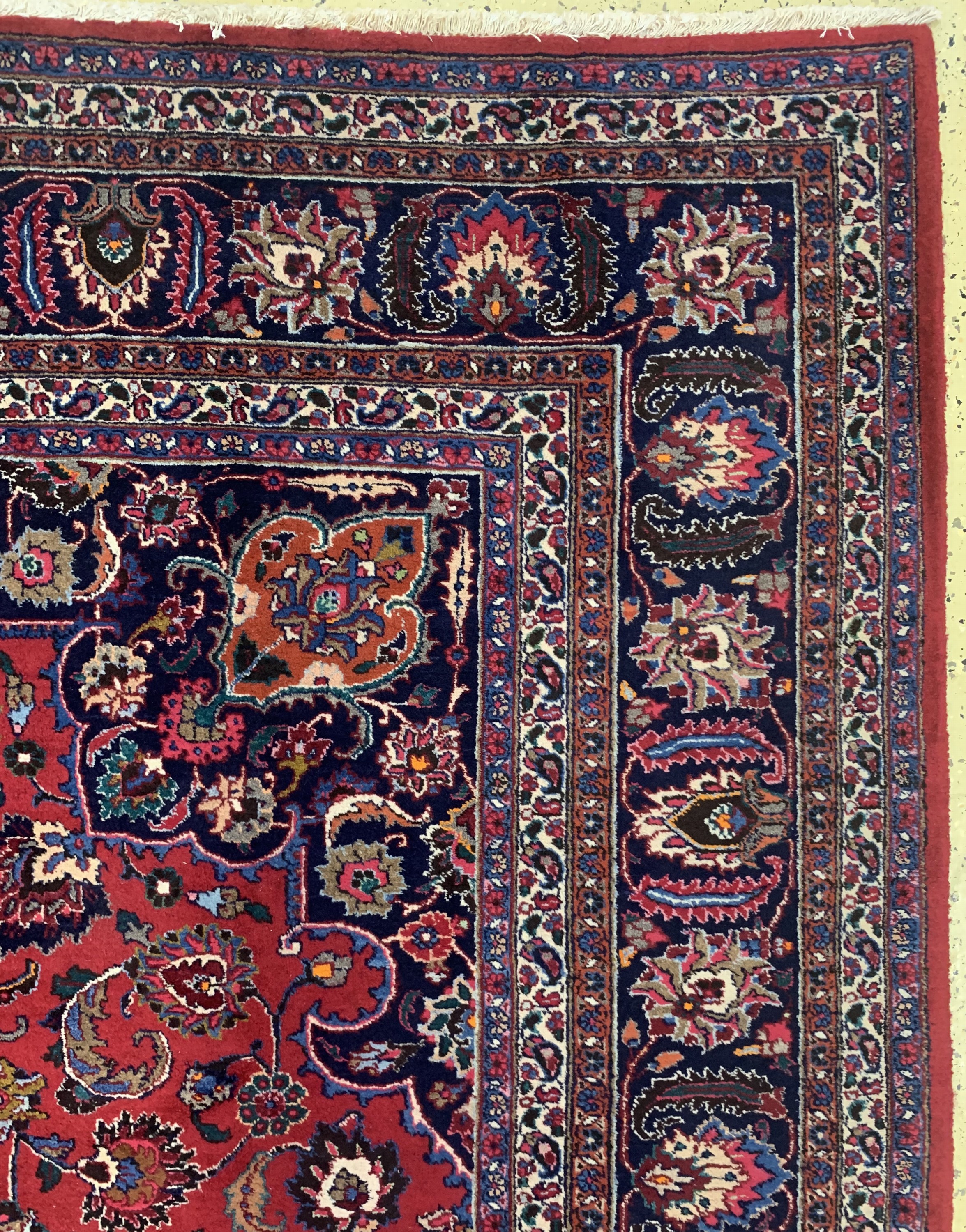 Detail f: Mesched alt, Persien, Mitte 20.Jhd, Wolle auf Baumwolle, ca. 380 x 306 cm, EHZ: 2